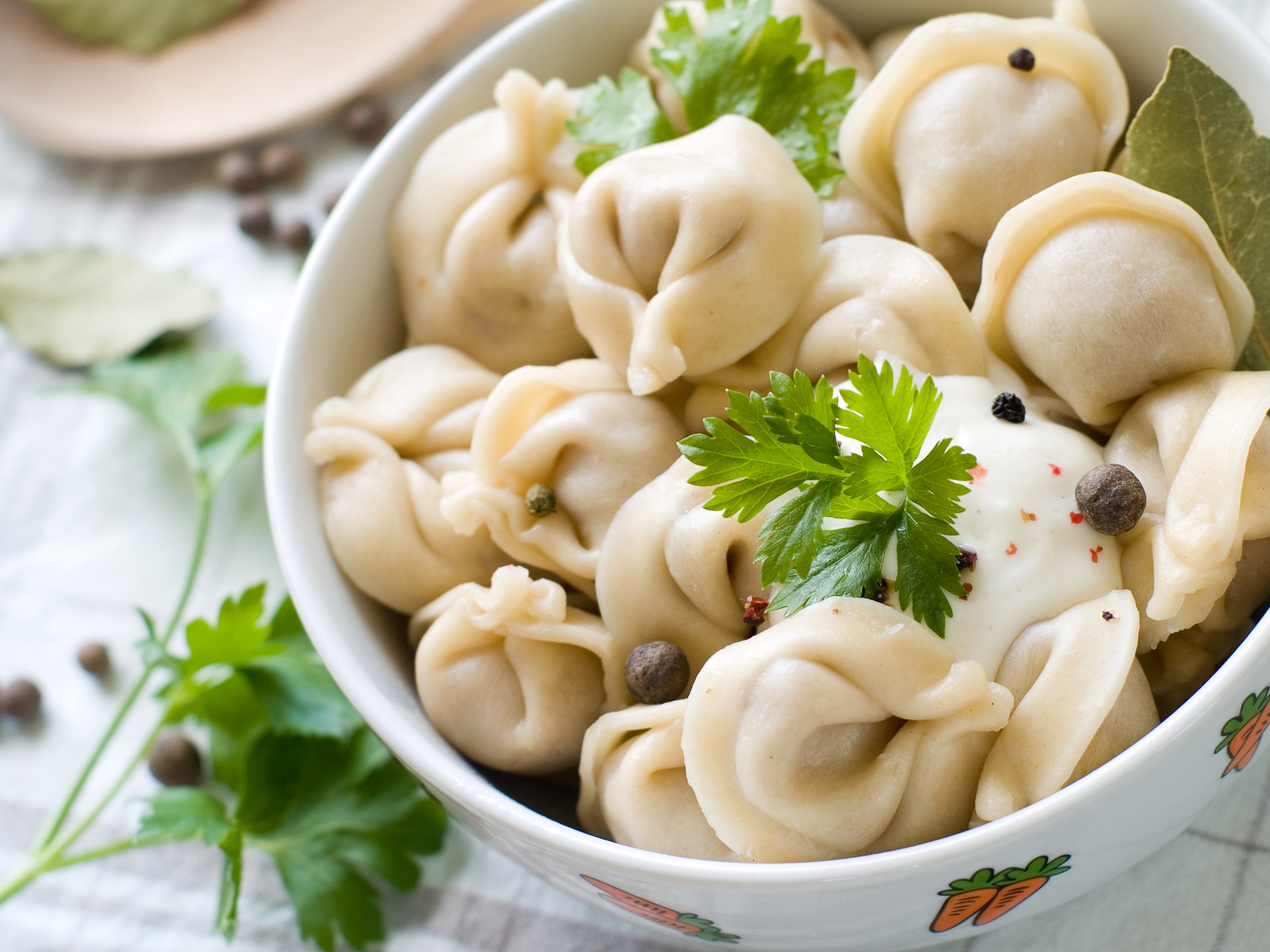 gourmet, parsley, chinese food, herb, ready-to-eat, sour cream, lunch, the dough, vegetable, dumplings, vegetarian Food, dumpling, basil, meat, table, homemade, HD Wallpaper
