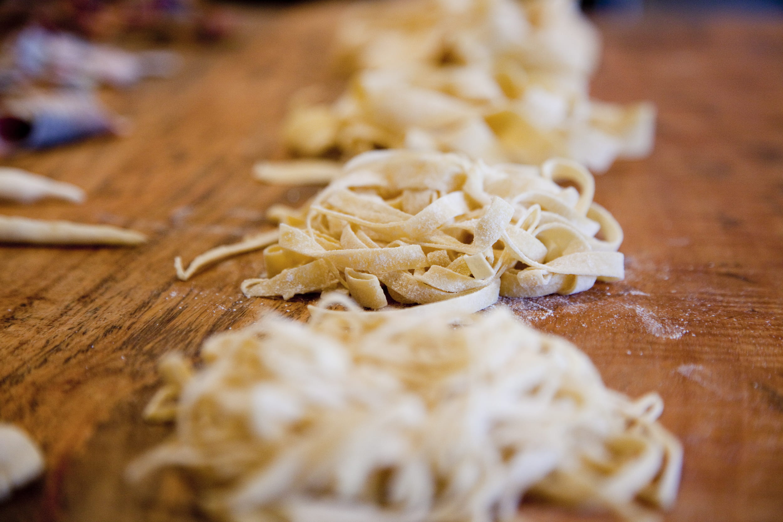 ingredient, noodle, indoors, fresh, selective focus, pastum, food and drink, focus, board, tagliatelle, cutting board, wooden, freshness, table, 1080P, HD Wallpaper