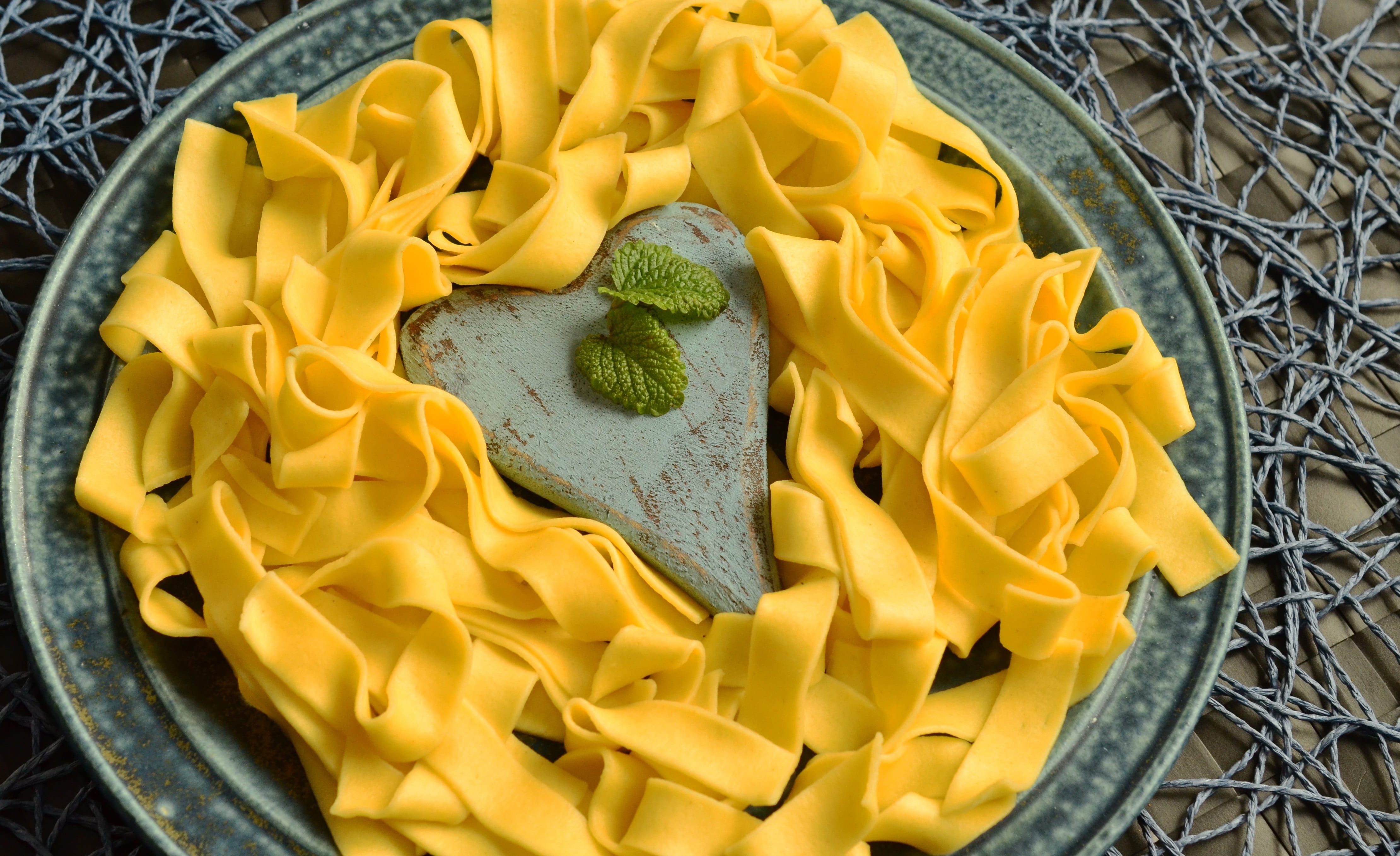 pasta, food and drink, food, cook, heart, carbohydrates, no people, tagliatelle, container, raw food, close-up, design, metal, dairy product, 4K, directly above, HD Wallpaper
