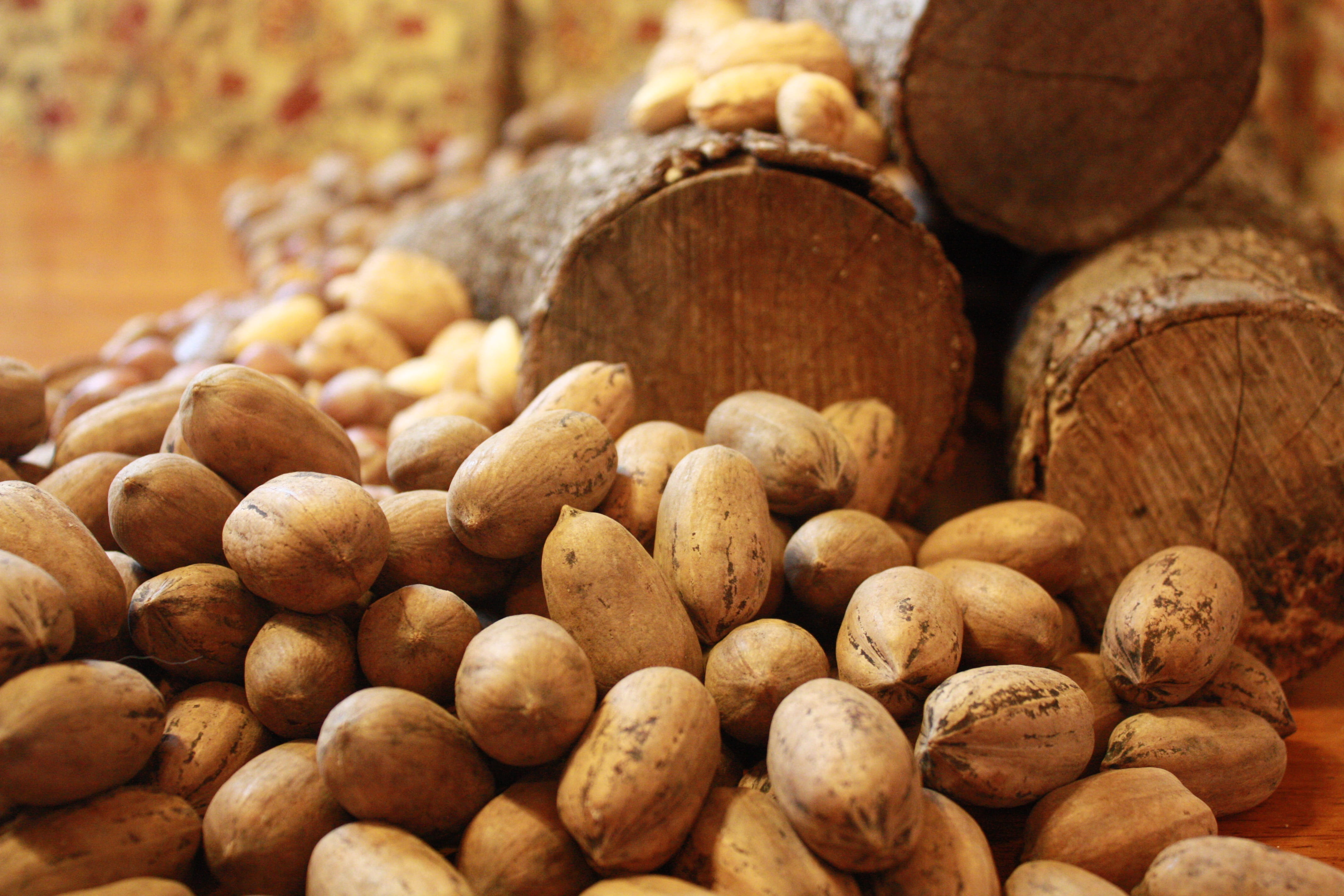 still life, Nuts, food and drink, Food, nut - food, indoors, brown, large group of objects, walnut, full frame, selective focus, stack, healthy eating, HD Wallpaper