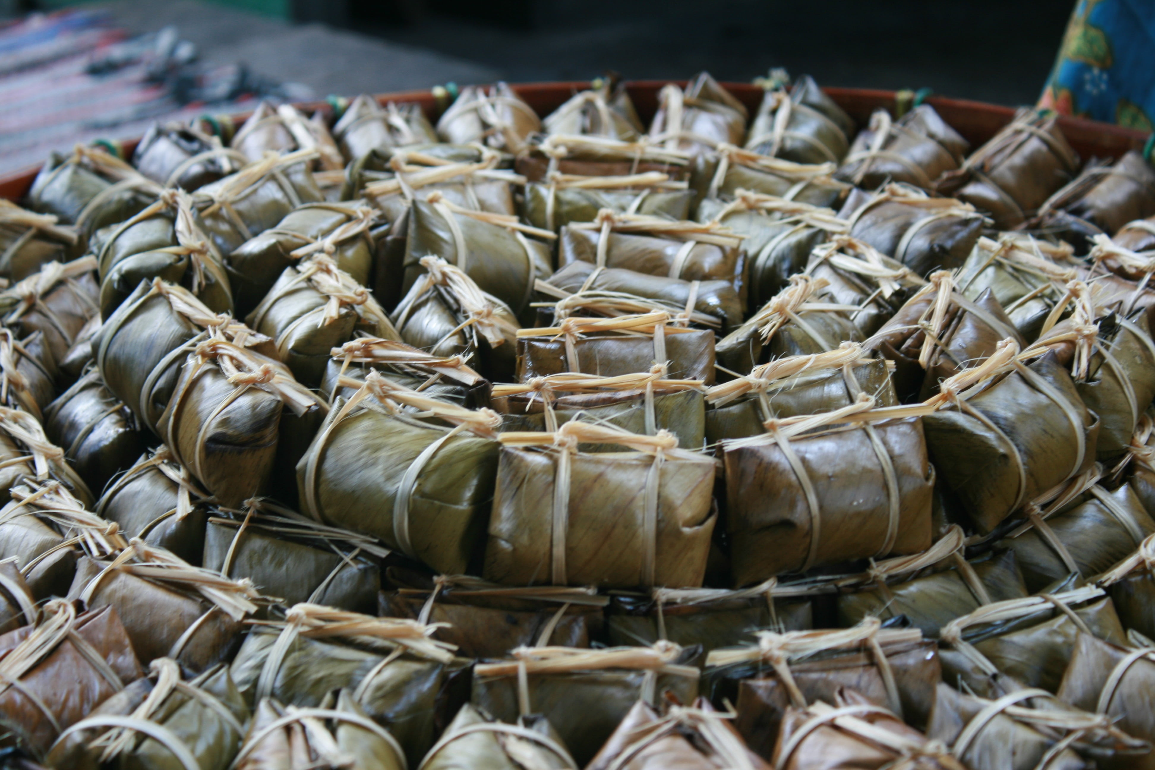 banana leaf, thai food, seafood, for sale, day, fish, animal, fishing industry, culture, abundance, food and drink, business, close-up, basket, background, HD Wallpaper