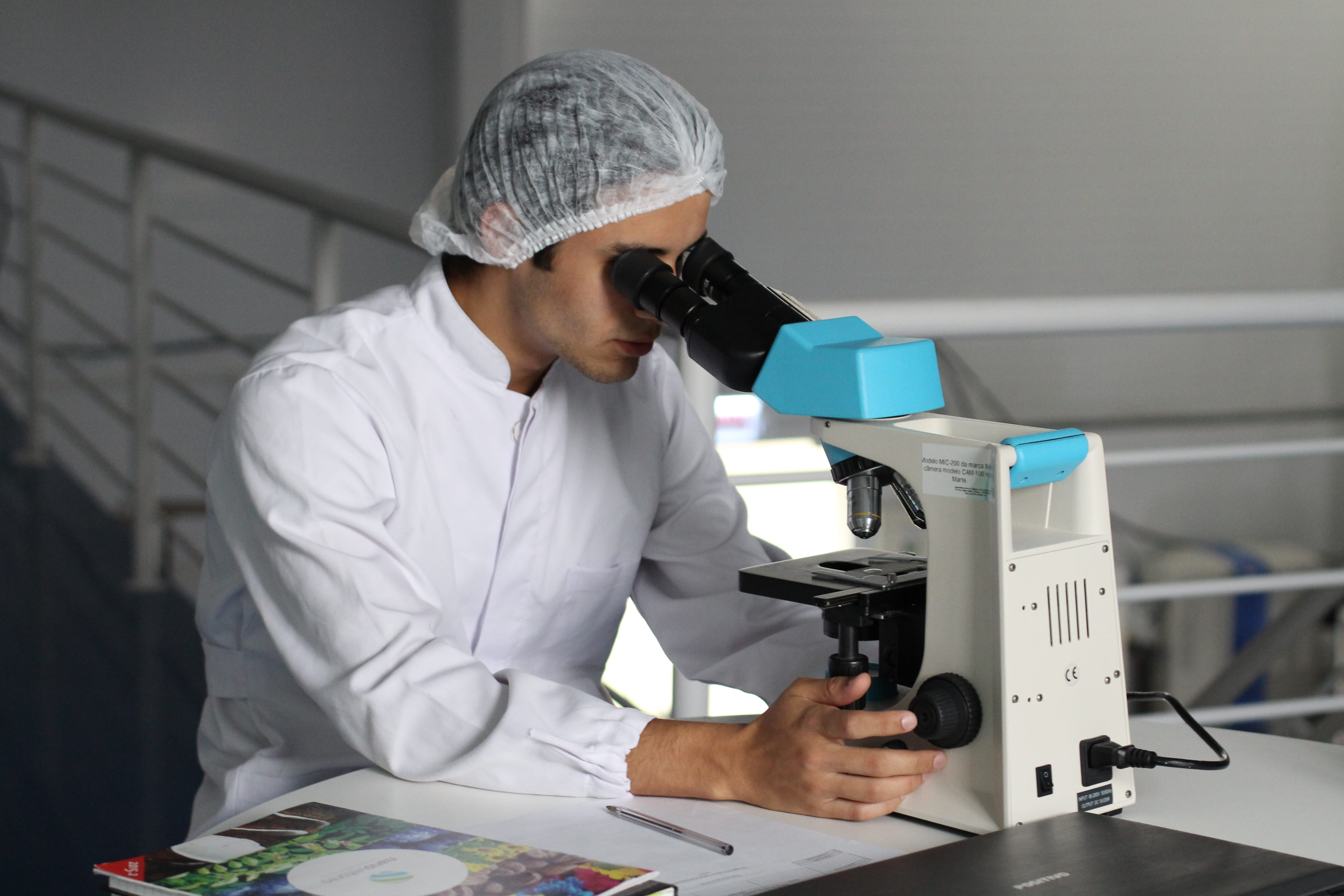 brazil, scientific experiment, connector, medical, white, man, lab coat, occupation, clothing, people, men, indoors, doctor, male, technology, laboratory equipment, HD Wallpaper