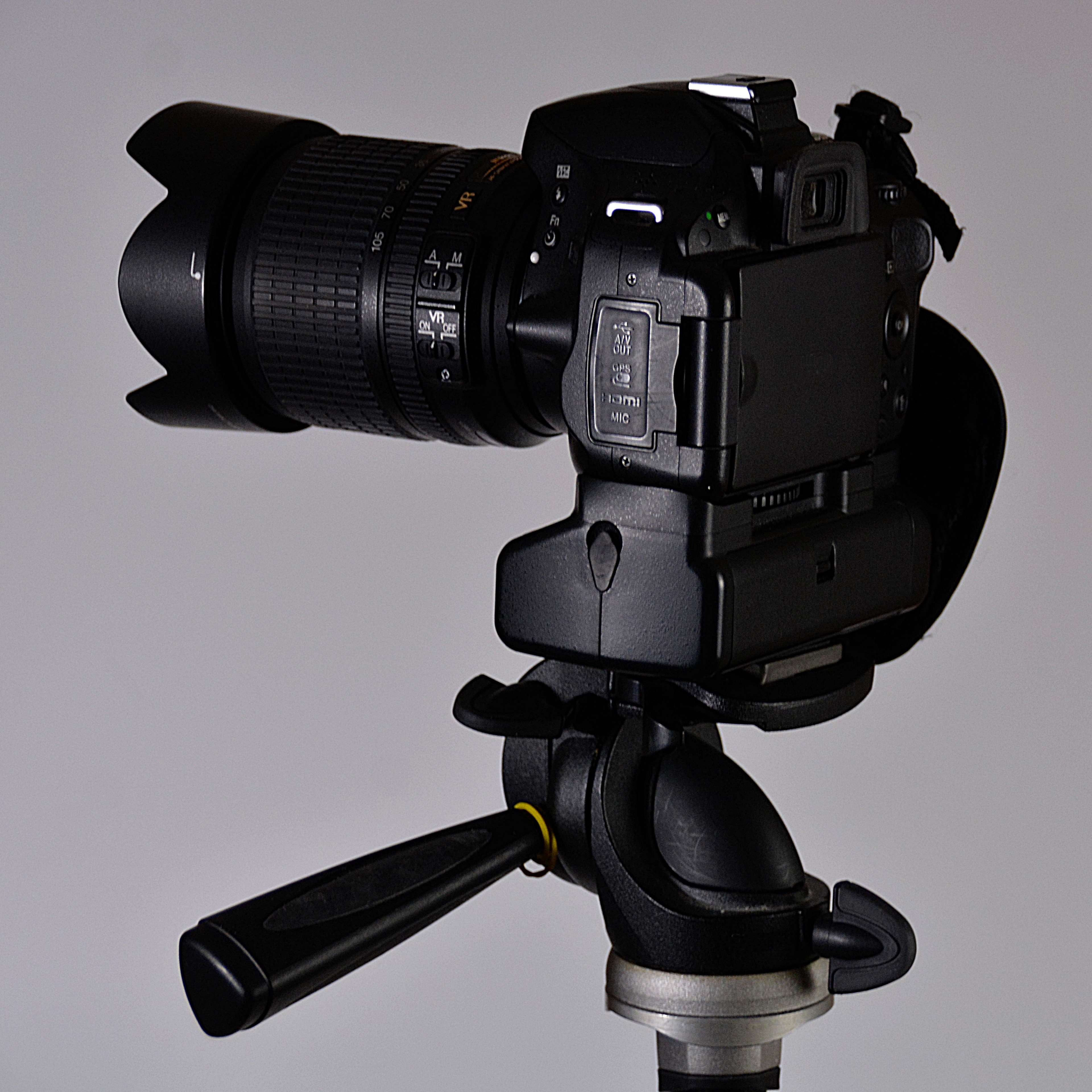 no people, equipment, camera - photographic equipment, digital camera, prix de vues, appareil numrique, studio shot, photo apparatus, black color, surveillance, Phone HD Wallpaper