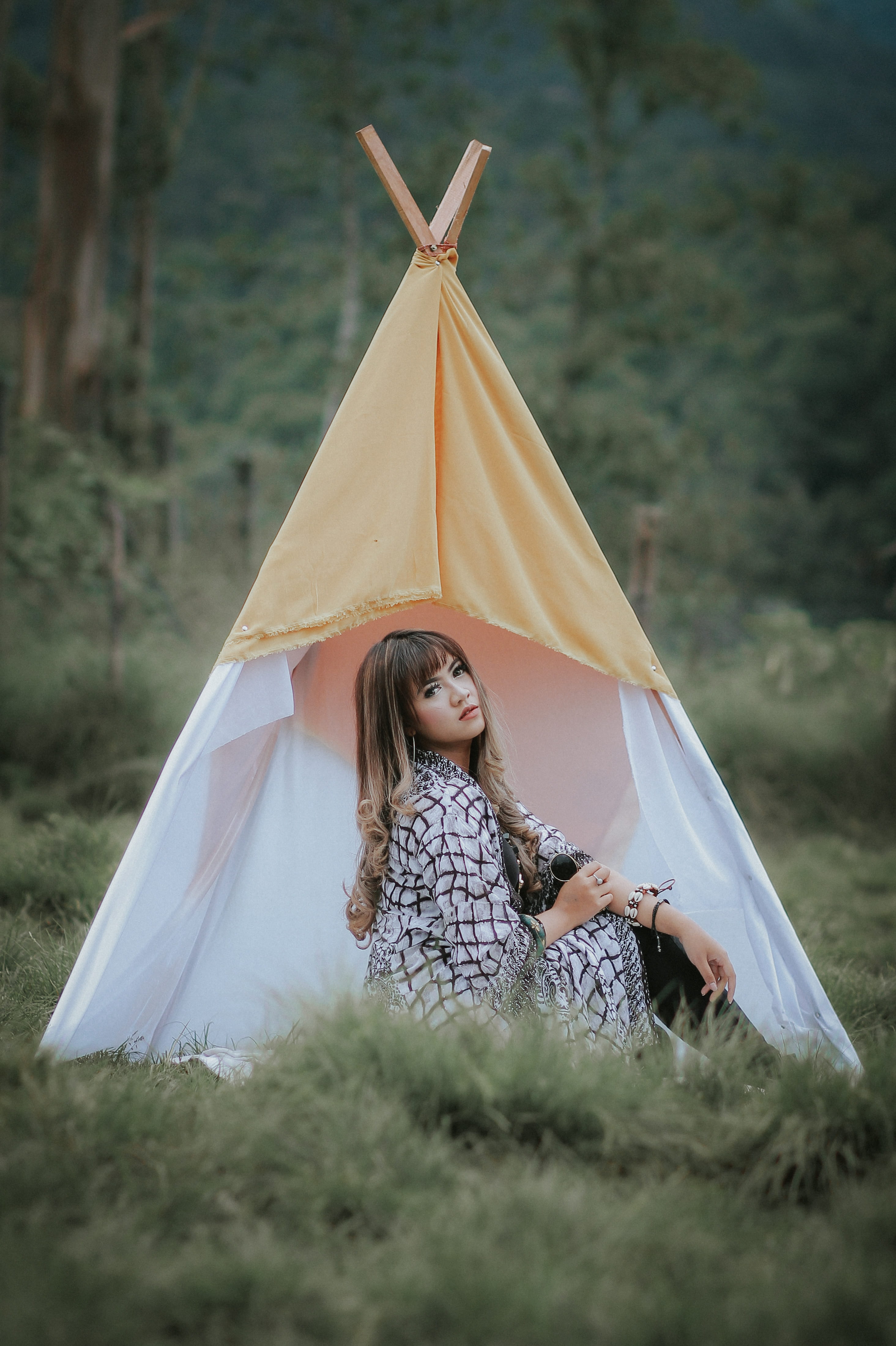 pants, tent, land, field, woman, food, full length, person, young adult, human, tire, leisure activity, grass, childhood, skin, mountain tent, near, clothing, Phone HD Wallpaper