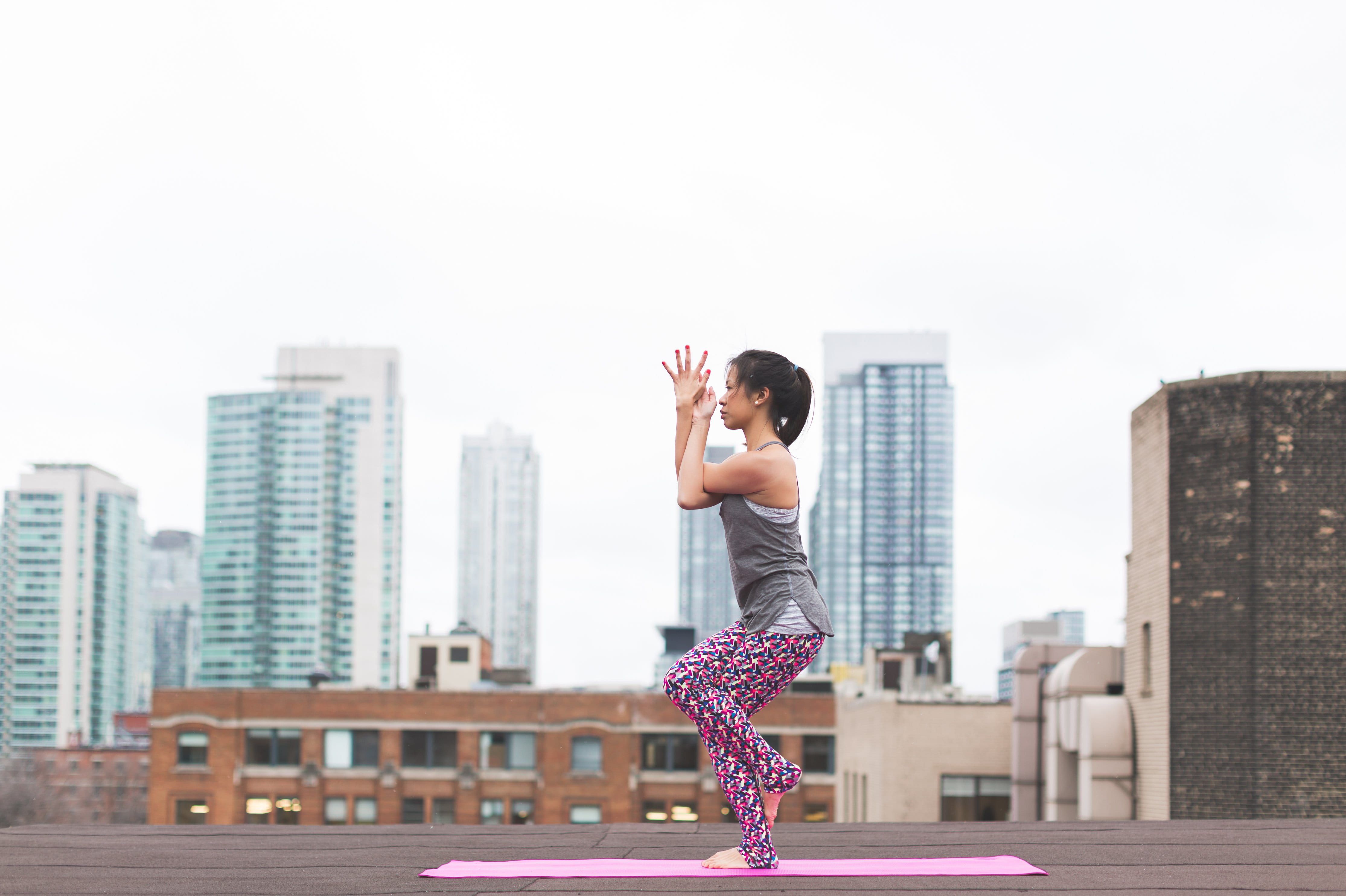 cityscape, architecture, 4K, Women, side view, skyscraper, building, full length, building exterior, vitality, arms raised, Yoga, city, leisure activity, HD Wallpaper