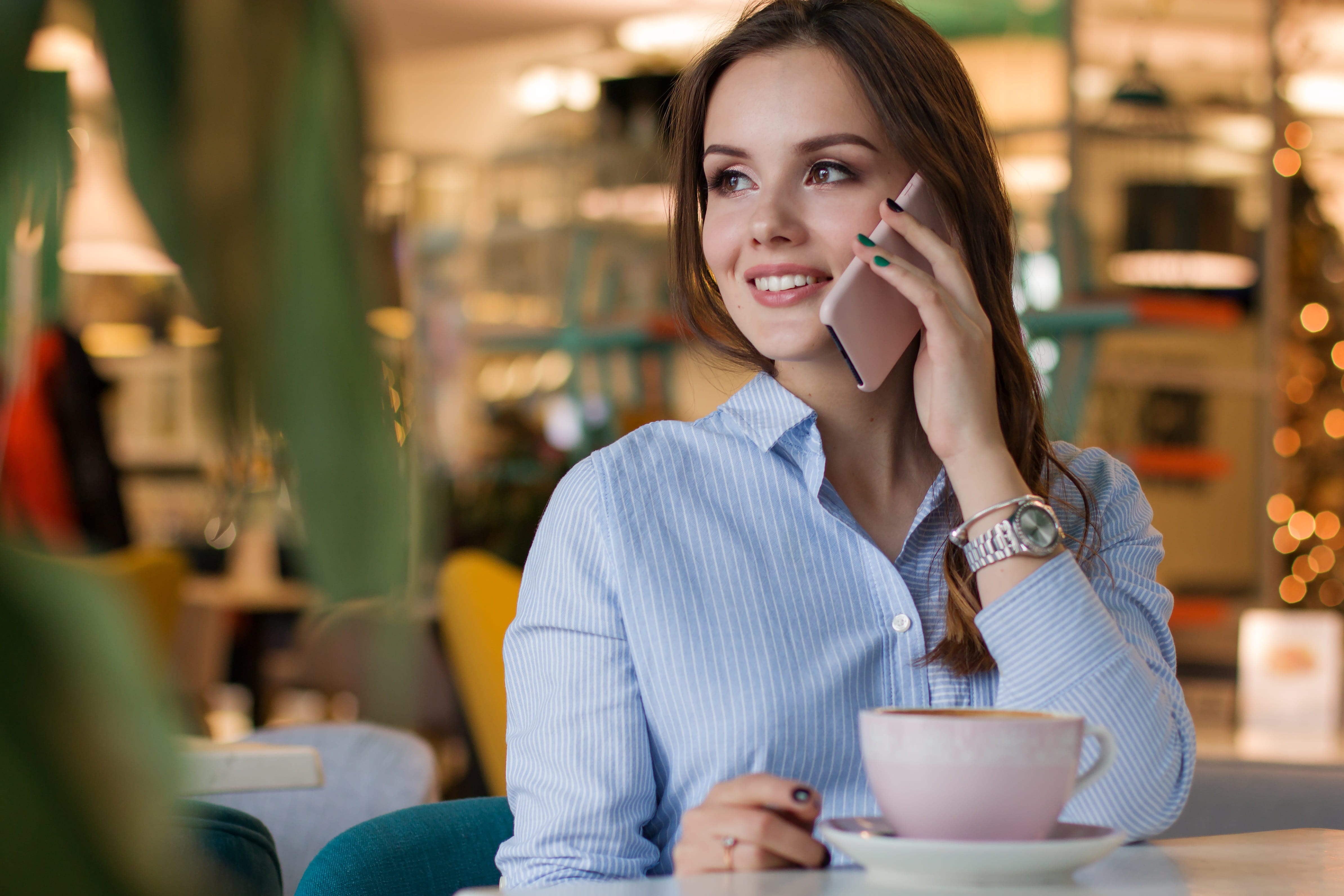 smiling, girl, woman, technology, tea, beautiful, business, people, beautiful woman, talking, communicating, drink, young women, phone, brunette, smartphone, HD Wallpaper