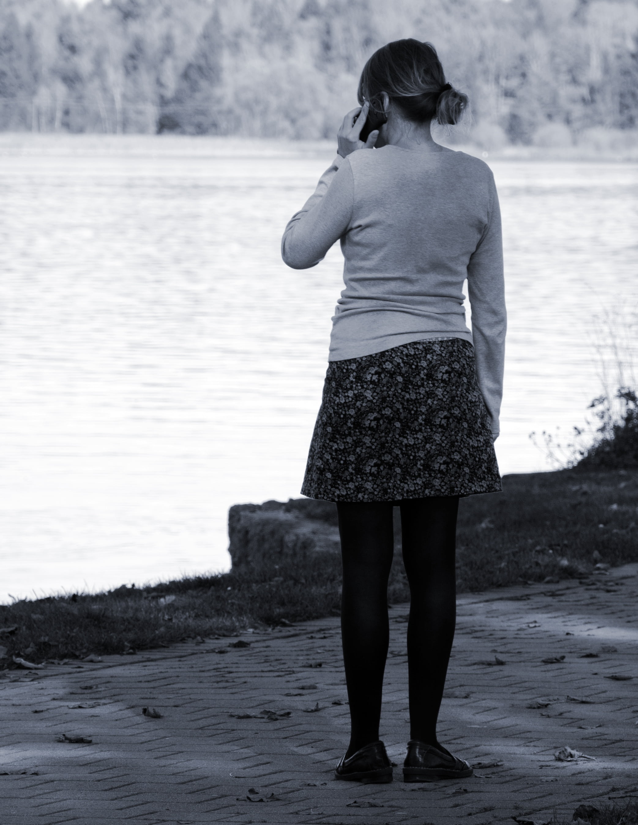 leisure activity, women, mobile phone, lake, human, water, solitude, outdoors, person, females, focus on foreground, standing, beach, looking at view, loneliness, Phone HD Wallpaper