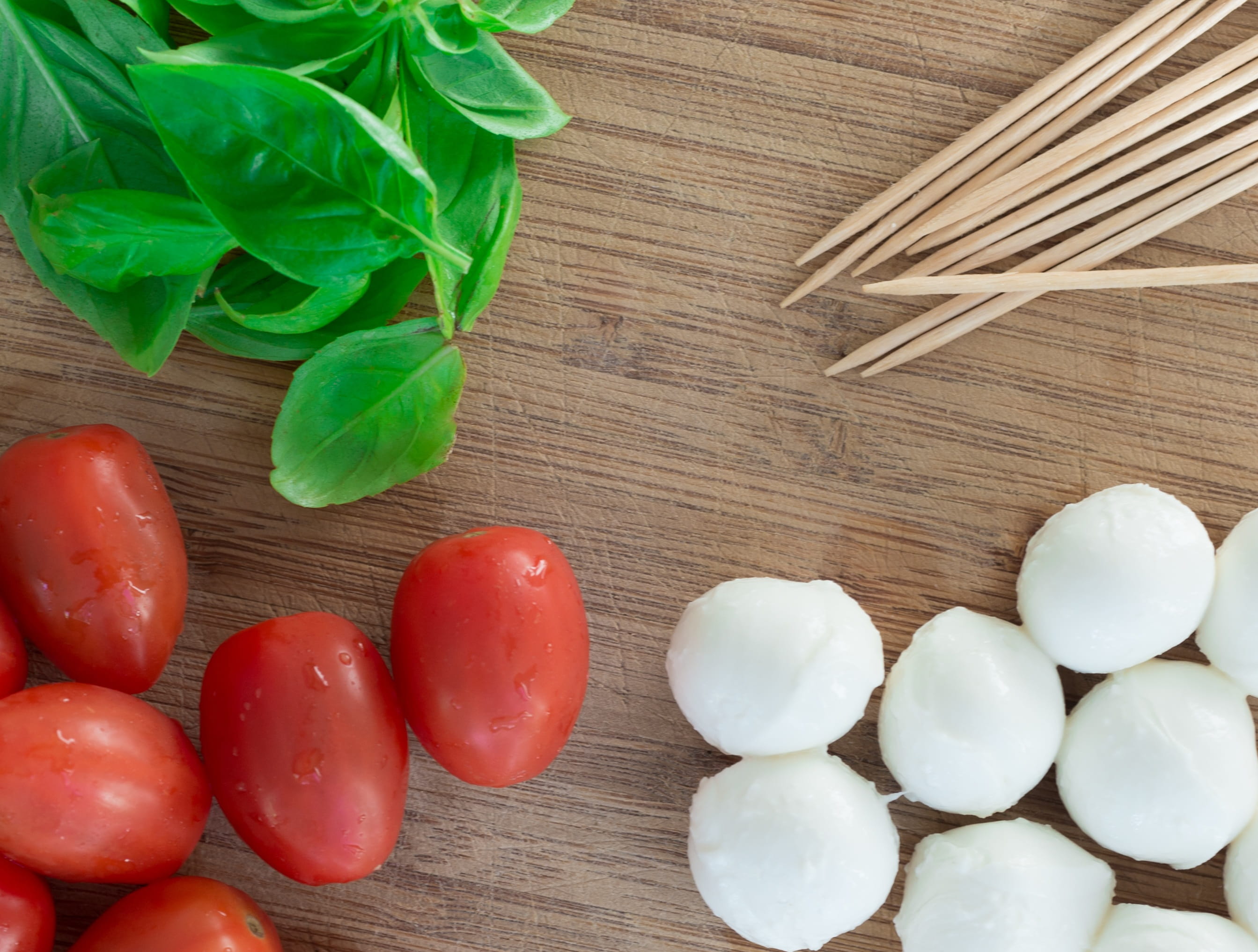 green, basil, directly above, high angle view, cooking, appetizer, tomatoes, Tomato, Mozarella, still life, vegetarian food, food, fruit, antipasta, red, HD Wallpaper