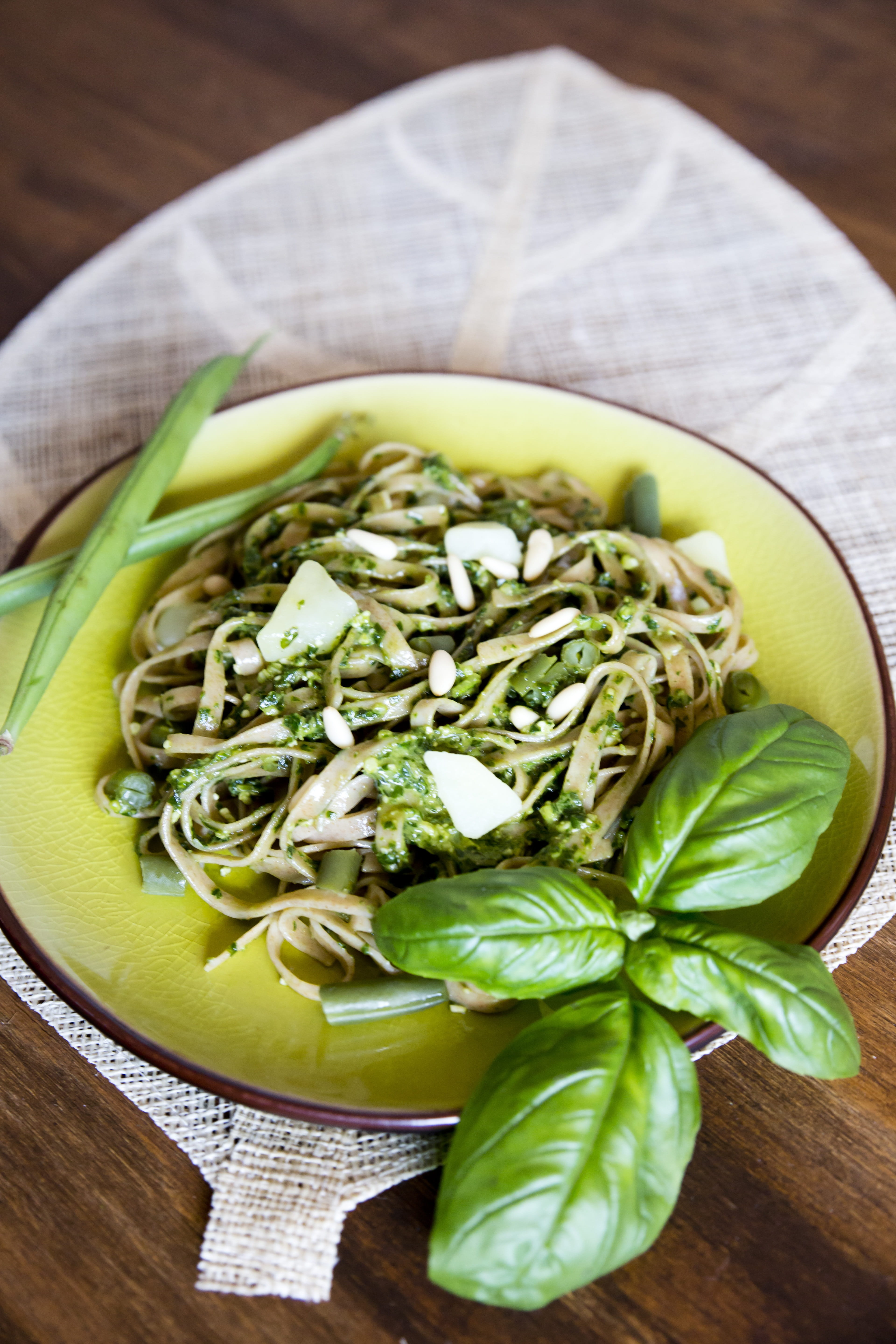 italian, ready-to-eat, leaf, close-up, still life, freshness, cook, plant part, herb, dish, alimentari, green color, food and drink, kitchen, wood - material, Phone HD Wallpaper
