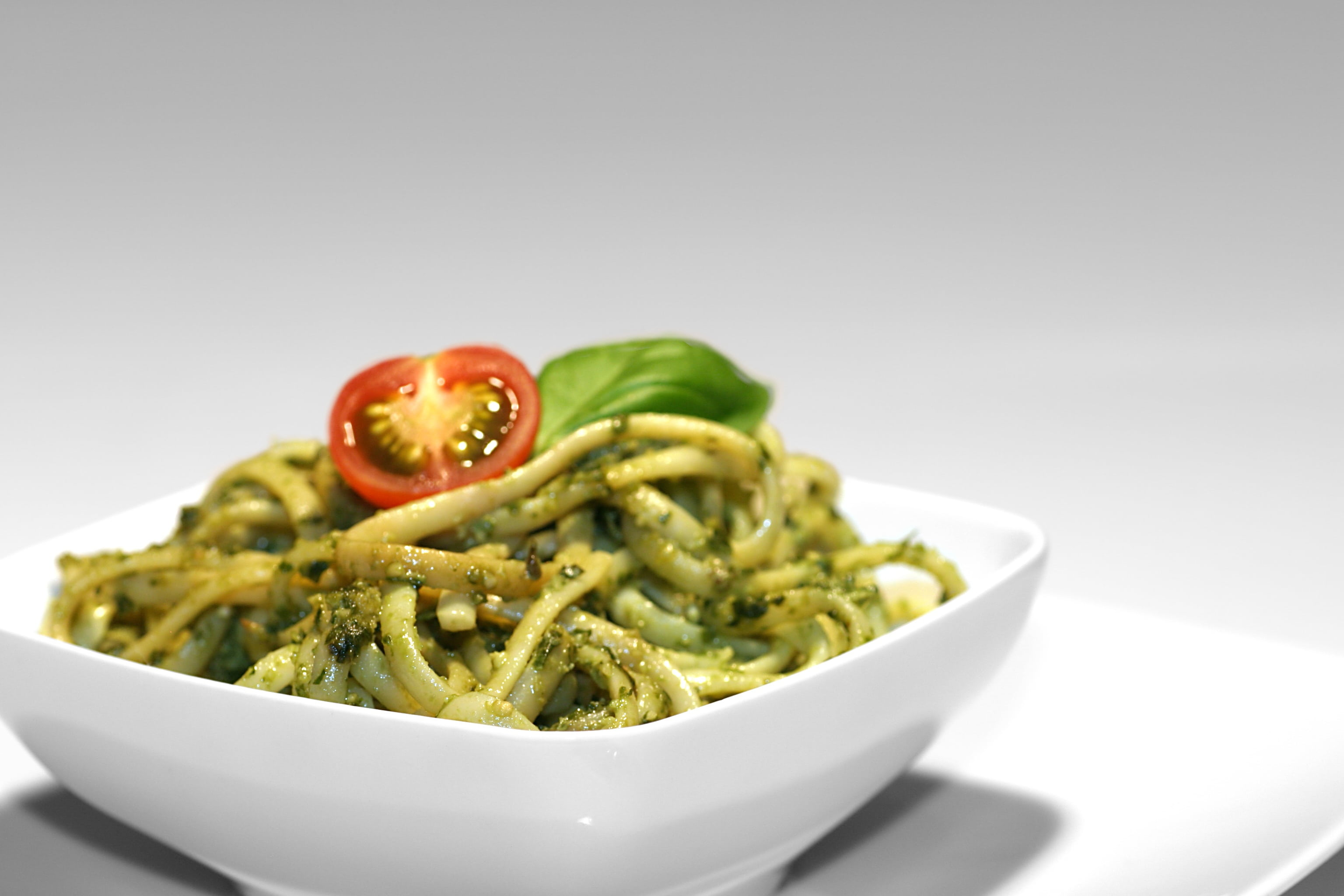 indoors, no people, vegetarian food, studio shot, mediterranean, homemade, italian, green color, wellbeing, food and drink, noodles, still life, bowl, 2K, HD Wallpaper