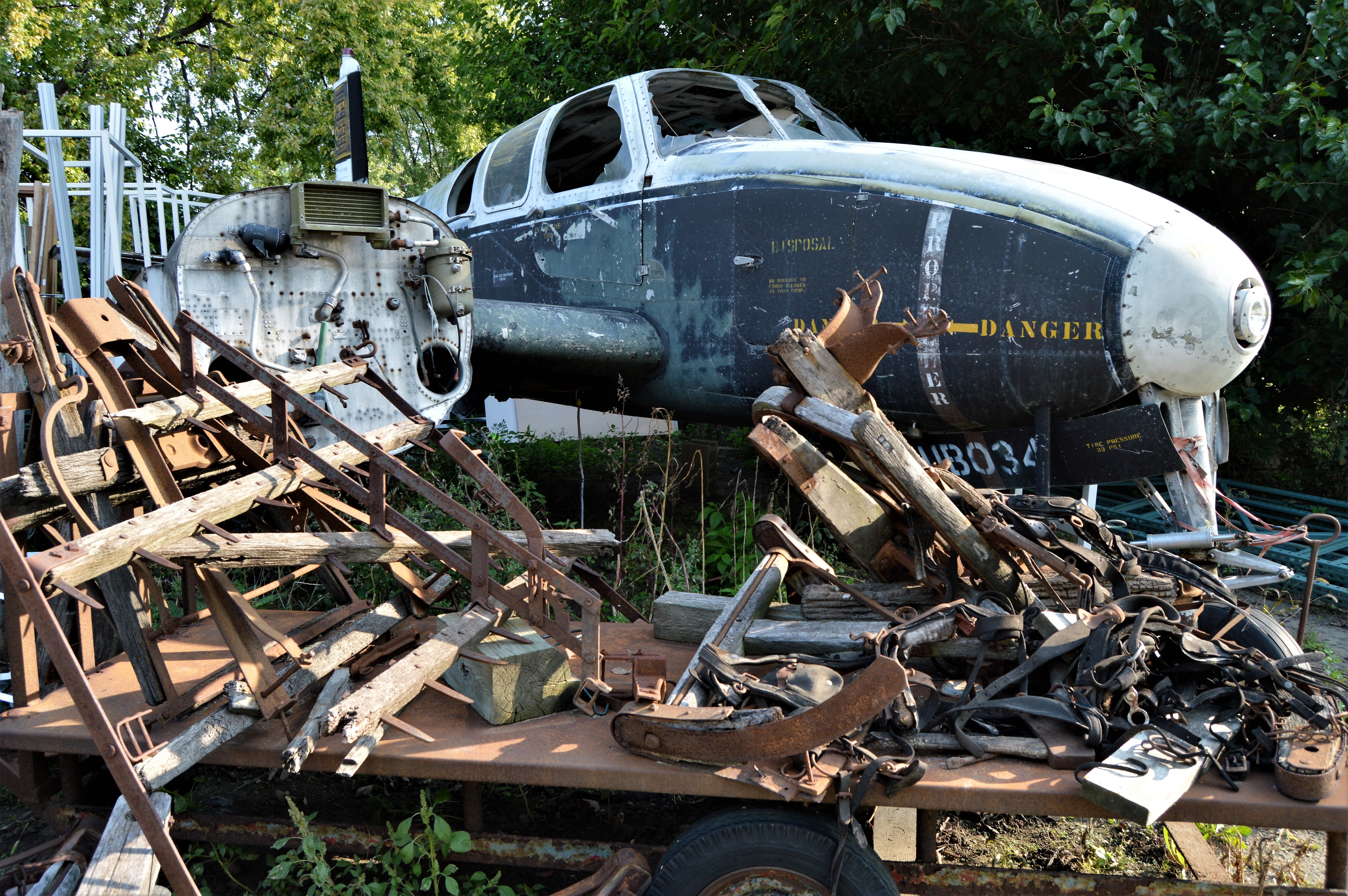 demolished, once upon a time, garage, motor vehicle, waste containers, mode of transportation, metal, abandoned, decline, car, broken, day, antique, plant, HD Wallpaper