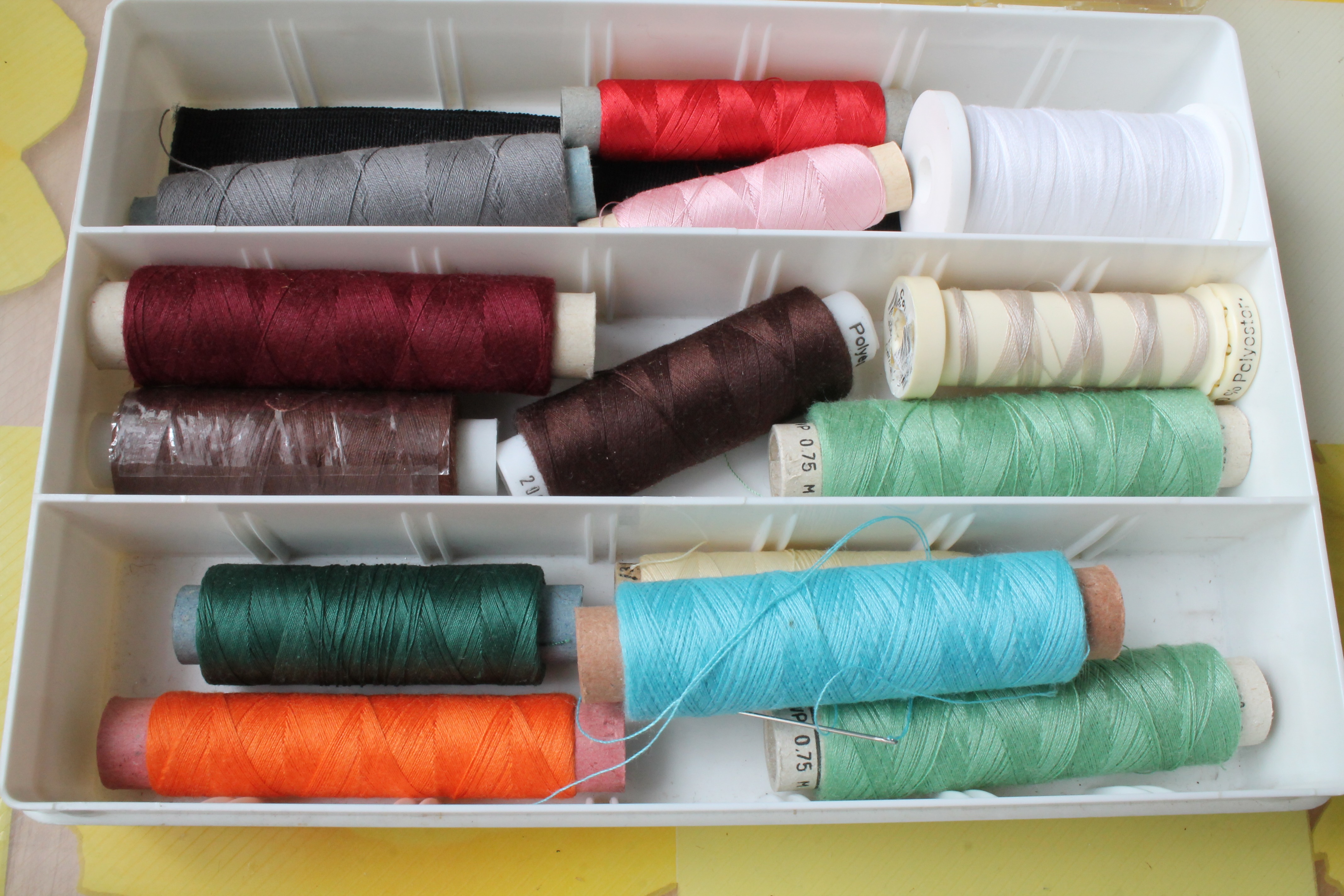 stuff, order, thread, still life, choice, lot, indoors, variation, sew, in a row, arrangement, no people, color, box, 4K, house work, art and craft, textile, HD Wallpaper