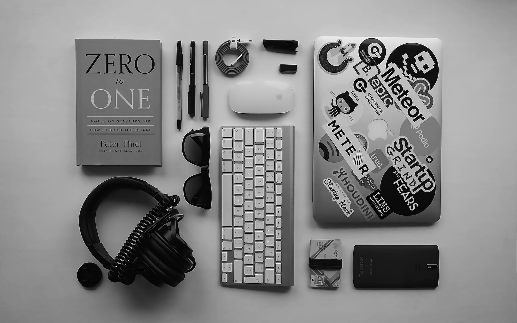 organized, keyboard, assortment, 1080P, pencils, workplace, black and white, objects, stuff, book, equipment, mouse, studio shot, indoors, collection, HD Wallpaper
