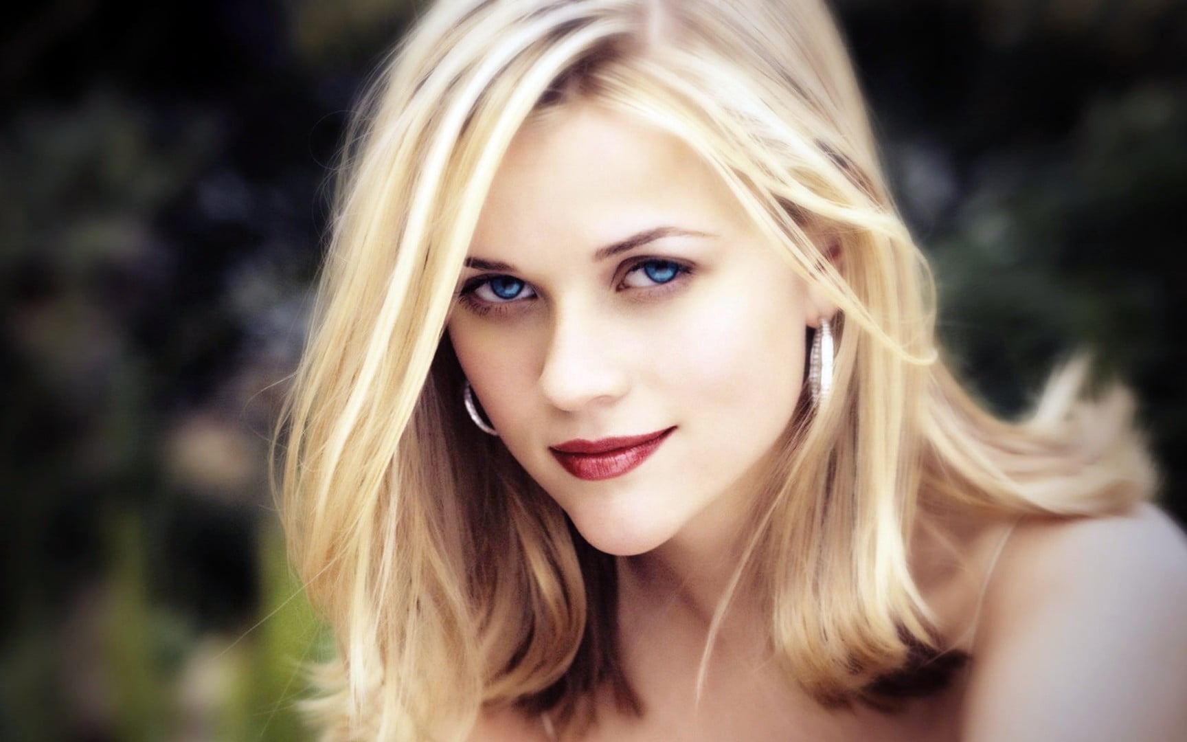 looking at camera, one person, portrait, Reese Witherspoon, blue eyes, make-up, human hair, beauty, long hair, headshot, blonde, adult, beautiful people, HD Wallpaper