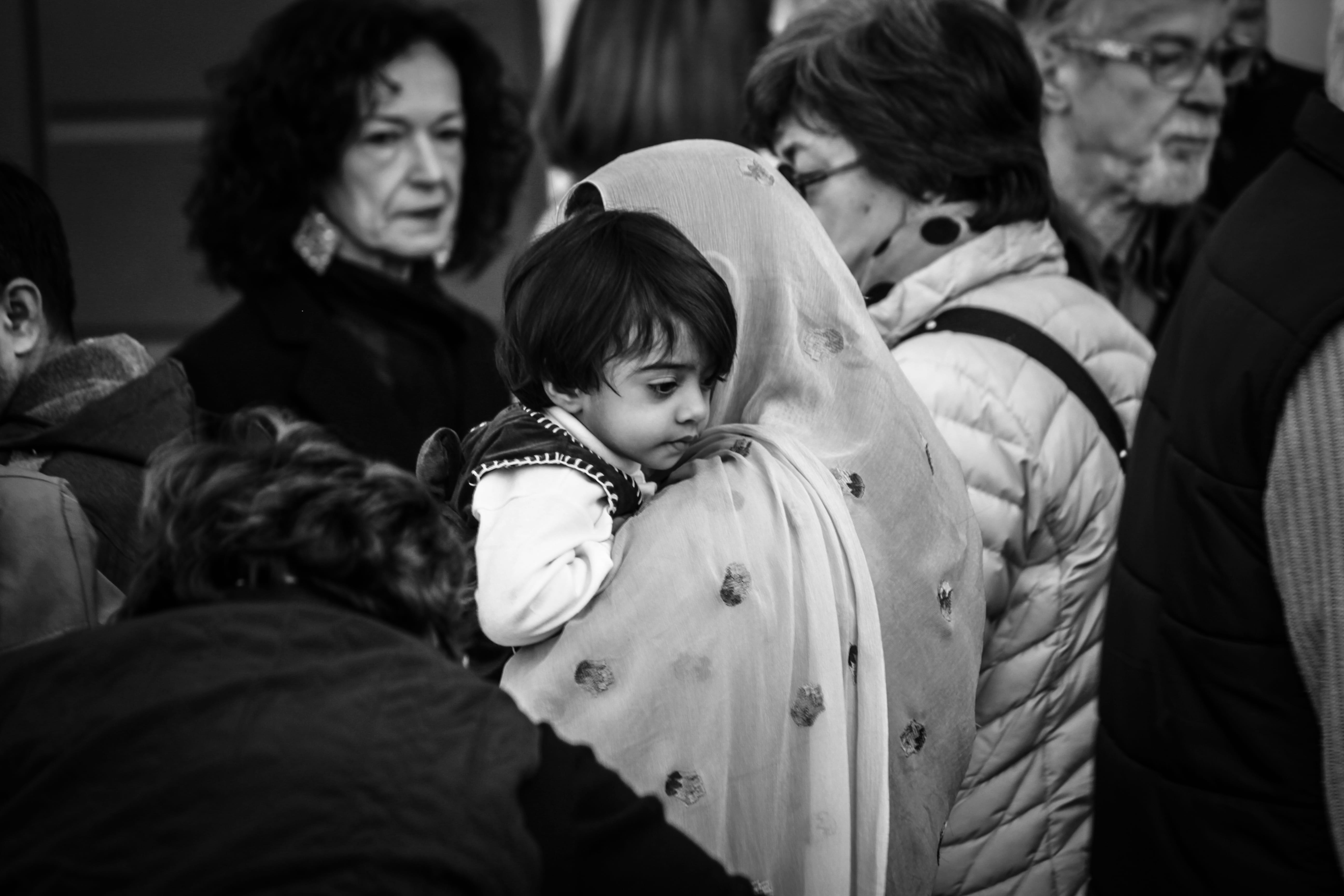interaction, religion, downtown, mother, portrait, lifestyles, females, group together, warm clothing, child, offense, woman, parent, males, education, HD Wallpaper