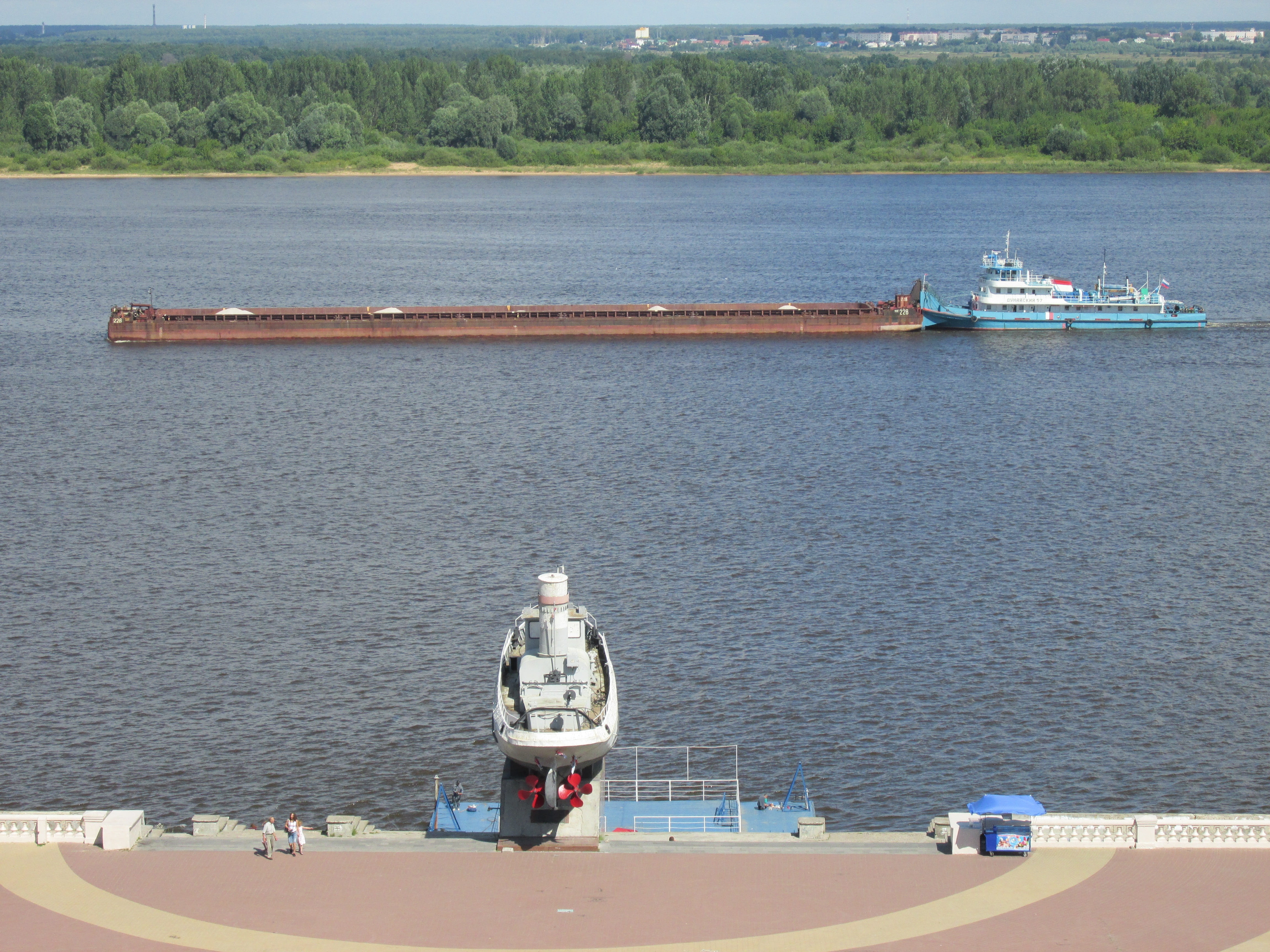 trees, water, kremlin, sailboat, museum ship, freighter, soviet union, cccp, seafaring, 4K, day, cruise ship, transport of goods, passenger craft, architecture, HD Wallpaper