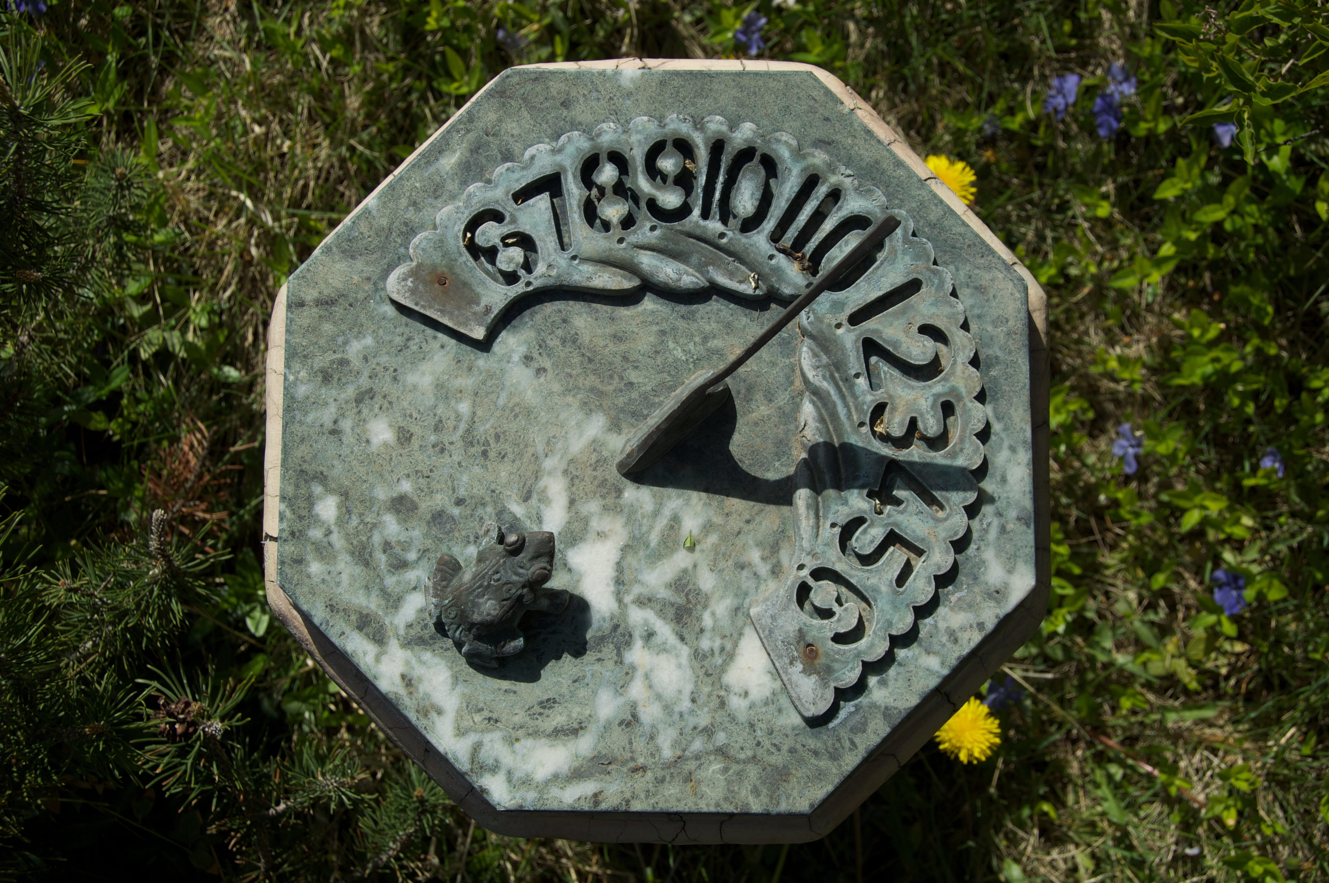 day, 4K, stone, warning sign, information sign, timekeeping, text, decorative, landscape, outdoors, lawn, land, close-up, tombstone, no people, measurement, HD Wallpaper