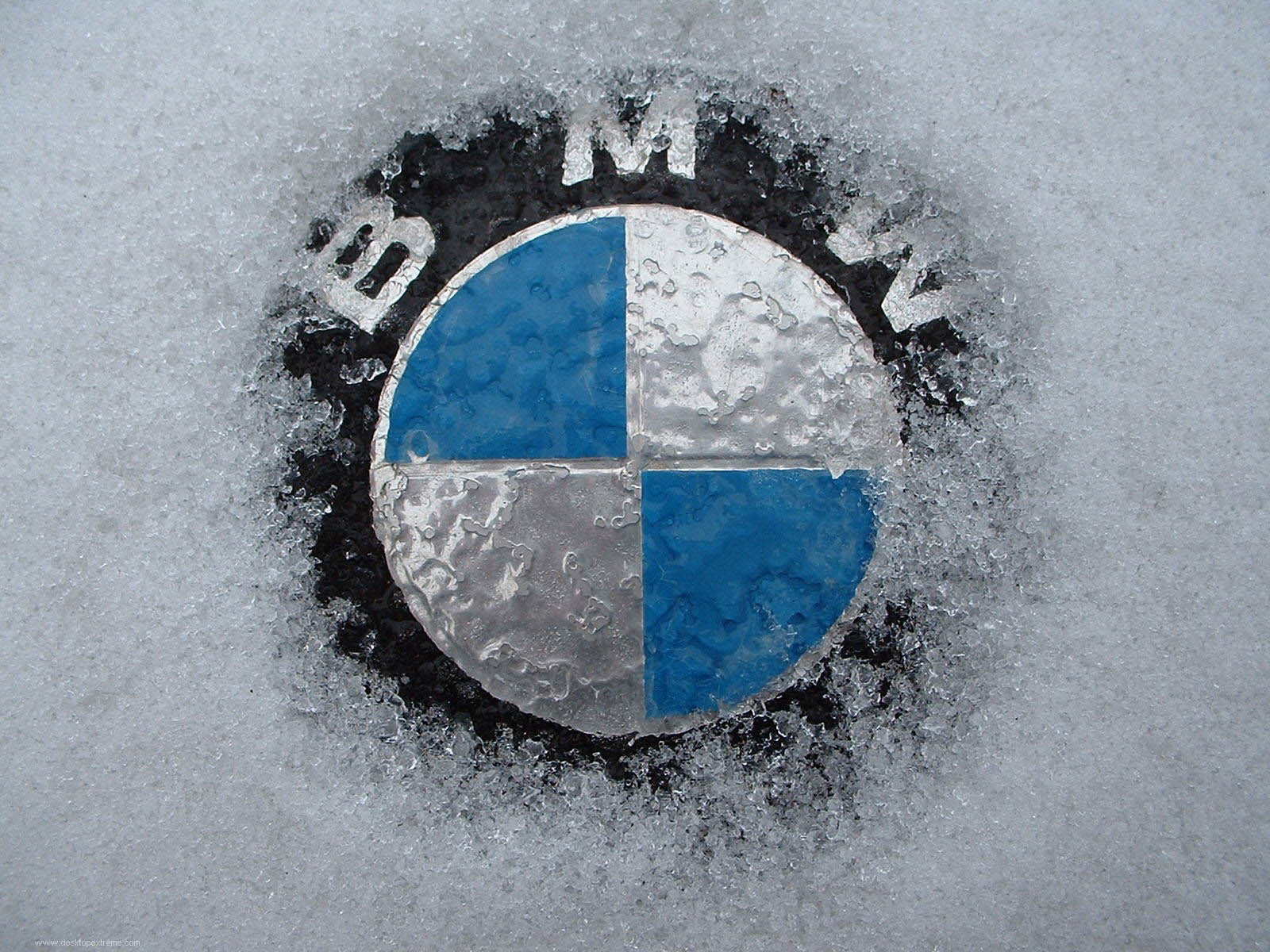 winter, snow, white, frozen, ice, circle, geometric shape, frost, day, shape, weather, backgrounds, emblem, icon, close-up, street, blue, nature, cold temperature, HD Wallpaper