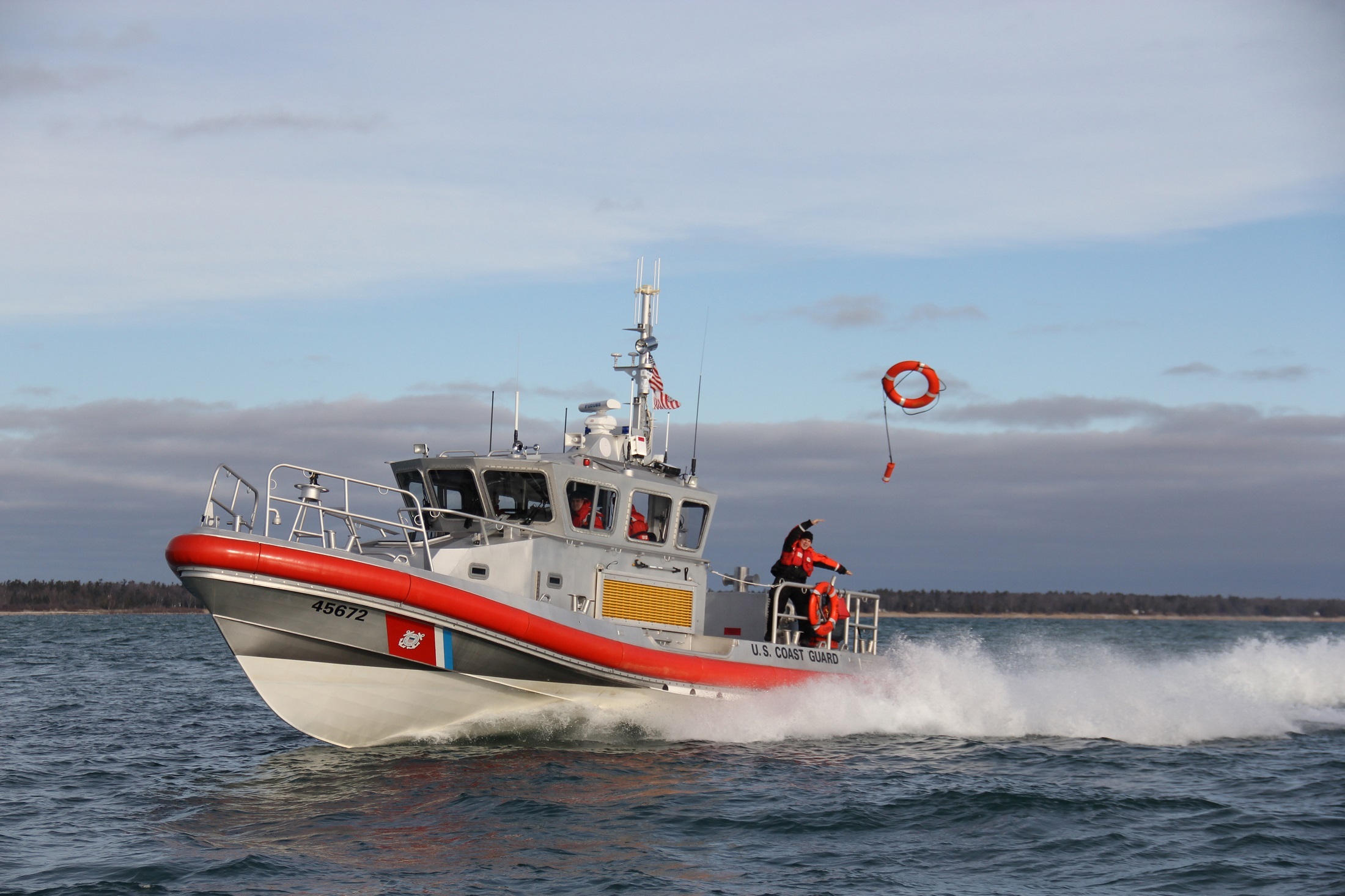 day, accidents and disasters, cloud - sky, go fast, nautical vessel, emergency, nature, water, on the move, fast, mode of transportation, rescue, travel, HD Wallpaper