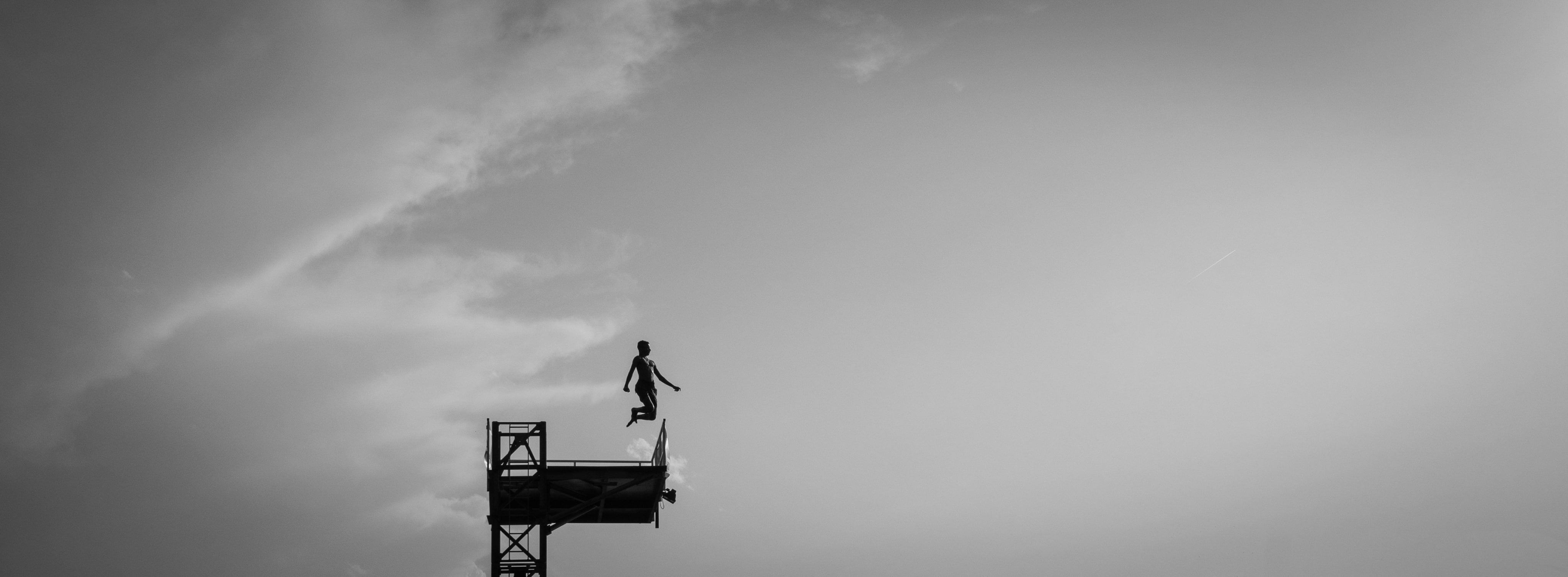 Sport, White, Jump, Black and White, 4K, Black, Pool, HD Wallpaper