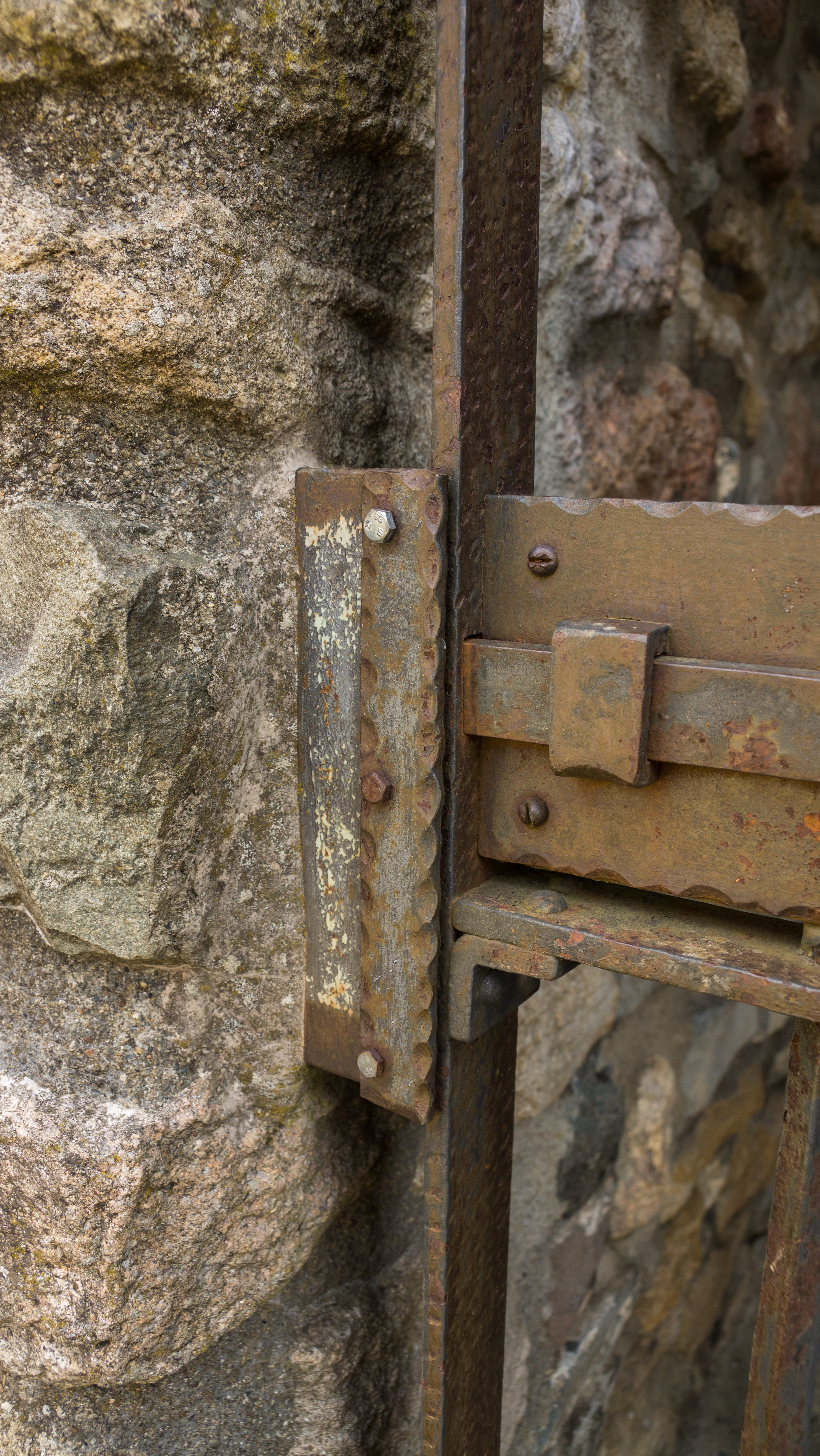 deterioration, security, castle, door, safety, protection, closed, gate, antique, hinge, day, rusty, focus on foreground, entrance, textured, lock, 5K, Phone HD Wallpaper
