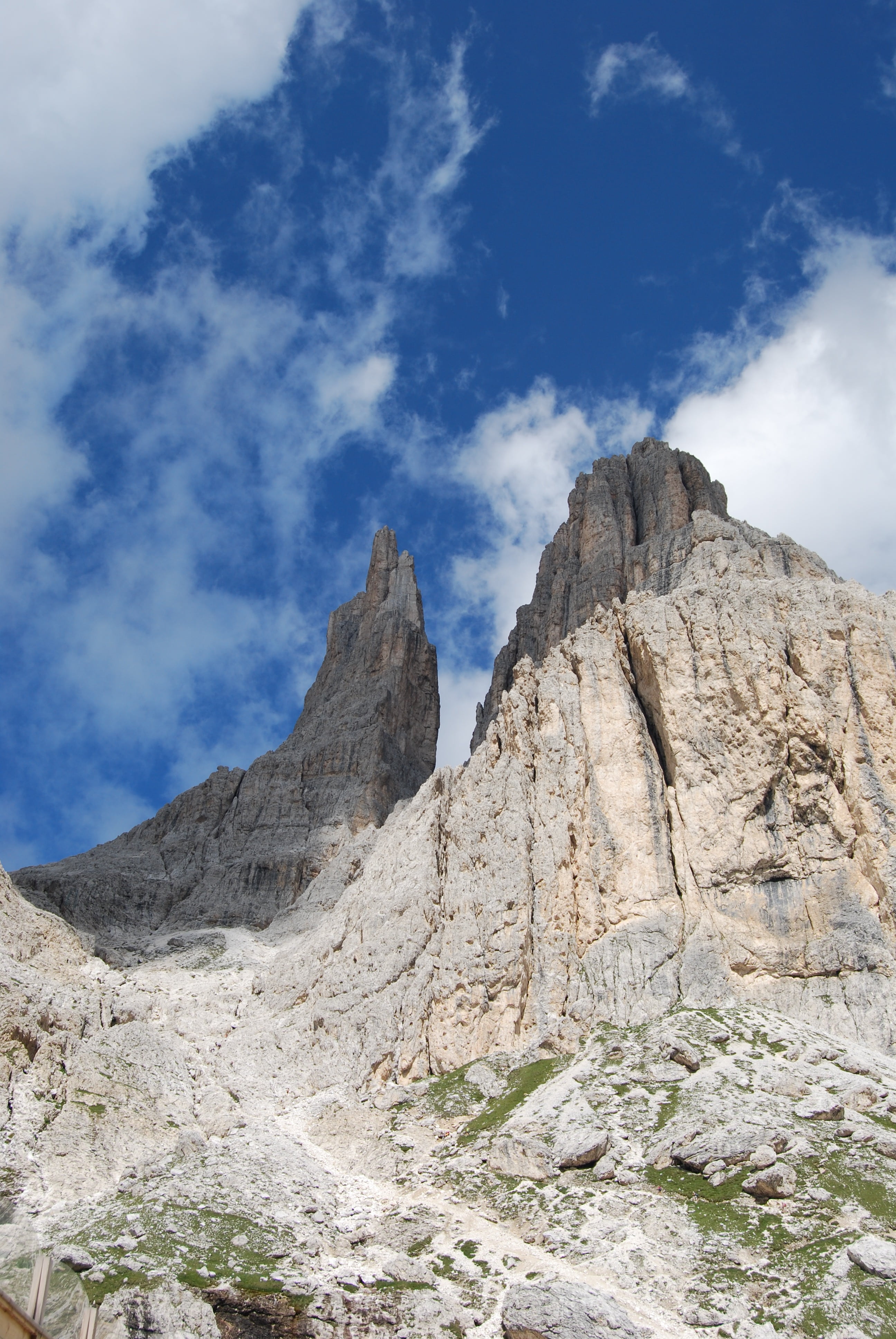 solid, deadbolt, low angle view, rocky mountains, dolomites, cloud - sky, rock, mountain, rock formation, eroded, vajolet, formation, arid climate, landscape, Phone HD Wallpaper