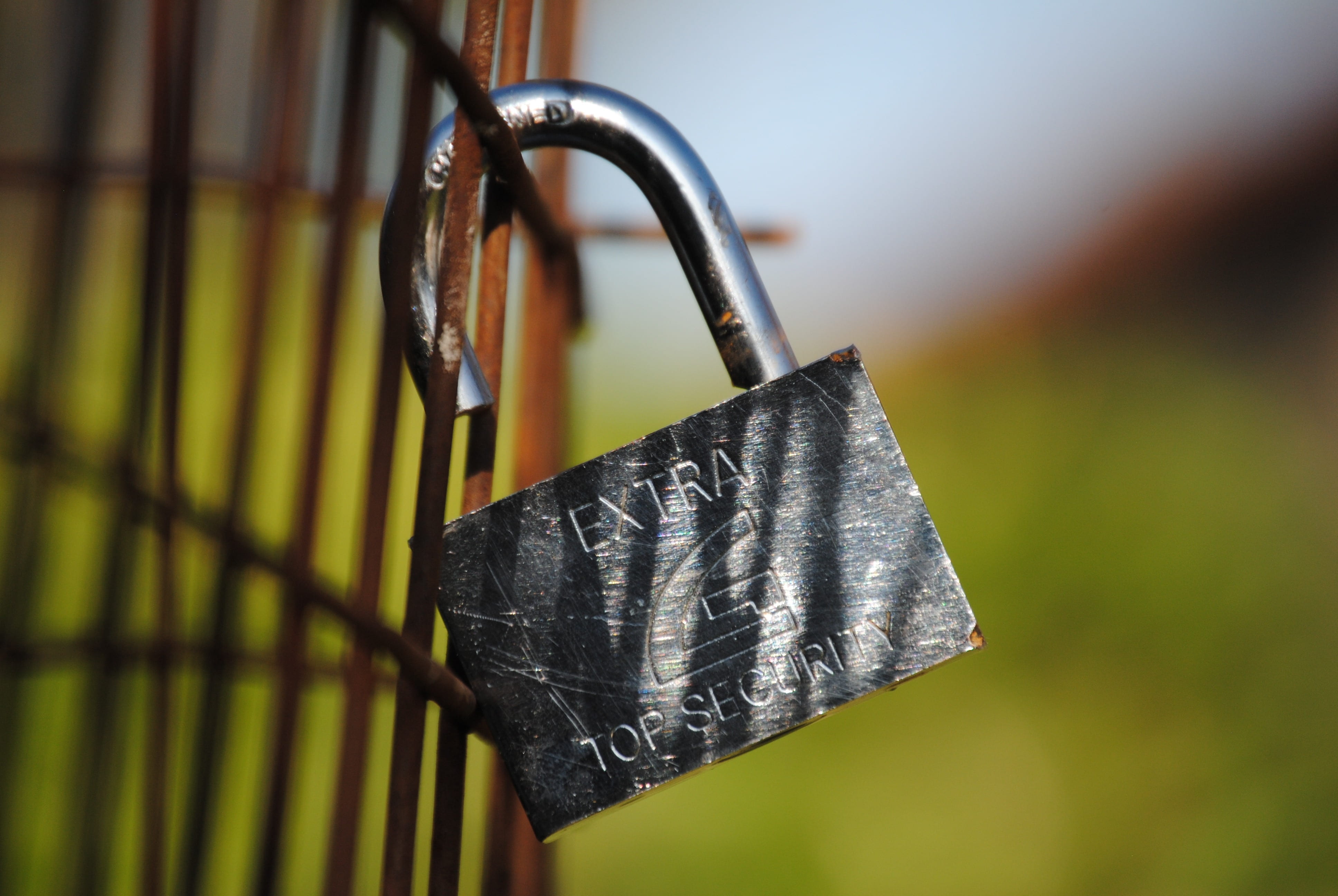 protection, outdoors, old, security, secure, barrier, lock, fence, rusty, safe, safety, day, selective focus, unlock, boundary, padlock, hanging, nature, HD Wallpaper