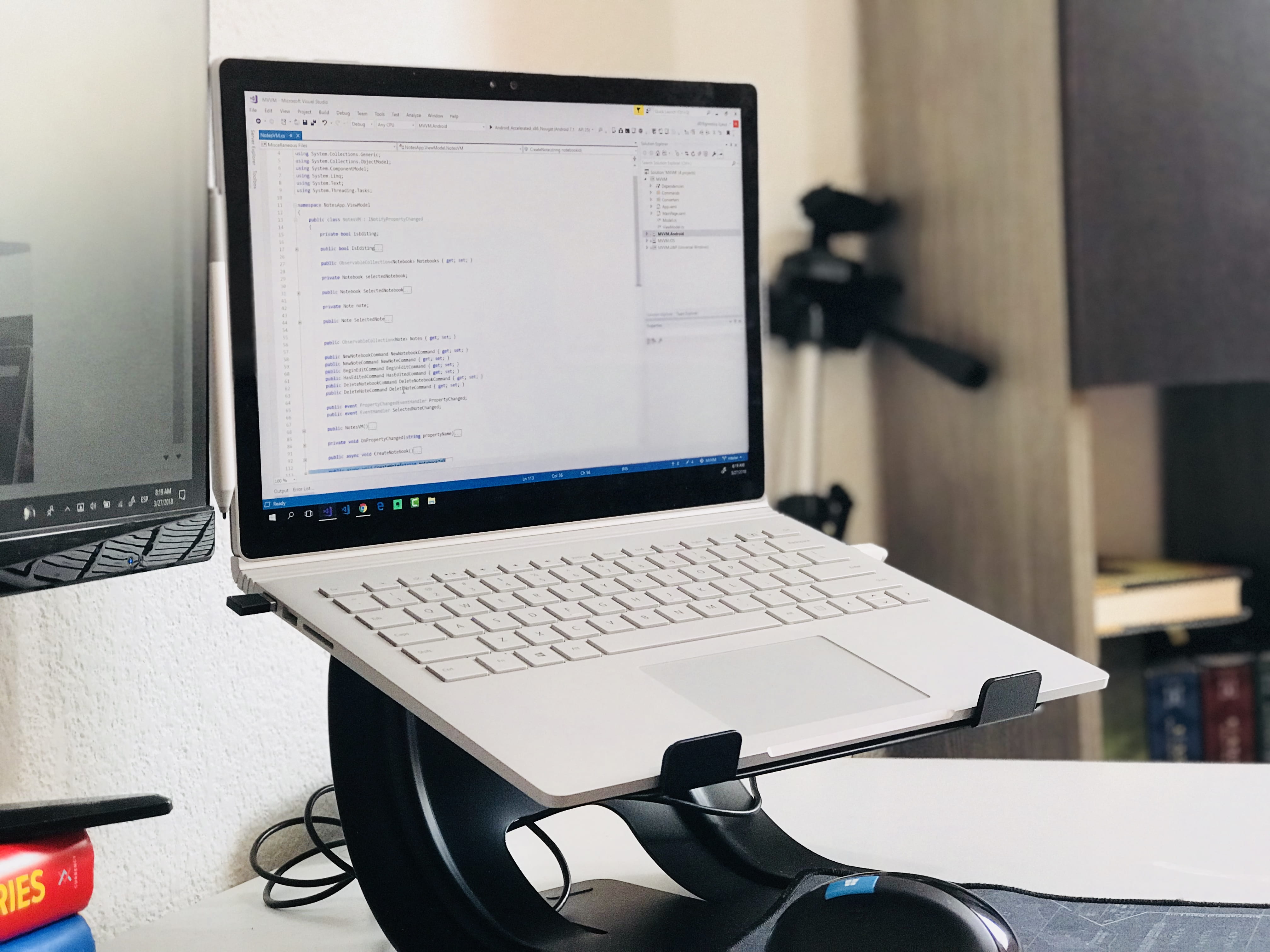 internet, computer keyboard, stand, computer network, desktop pc, computer, close-up, people, keyboard, communication, connection, desk, furniture, 4K, HD Wallpaper