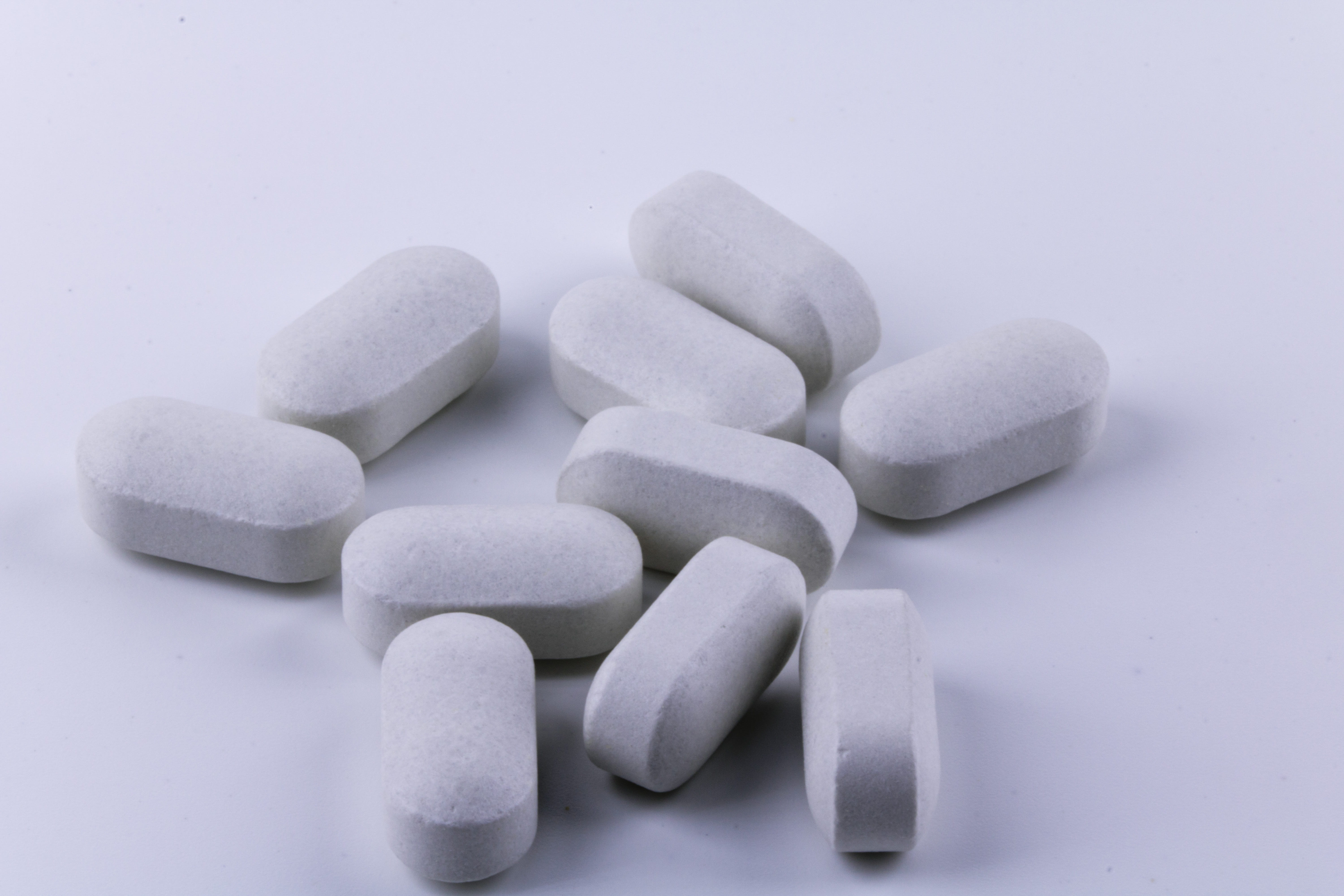 capsule, dose, pain, studio shot, vitamin, indoors, painkiller, no people, medical condition, drug, prescription, treatment, 5K, about, chemistry, pills, HD Wallpaper