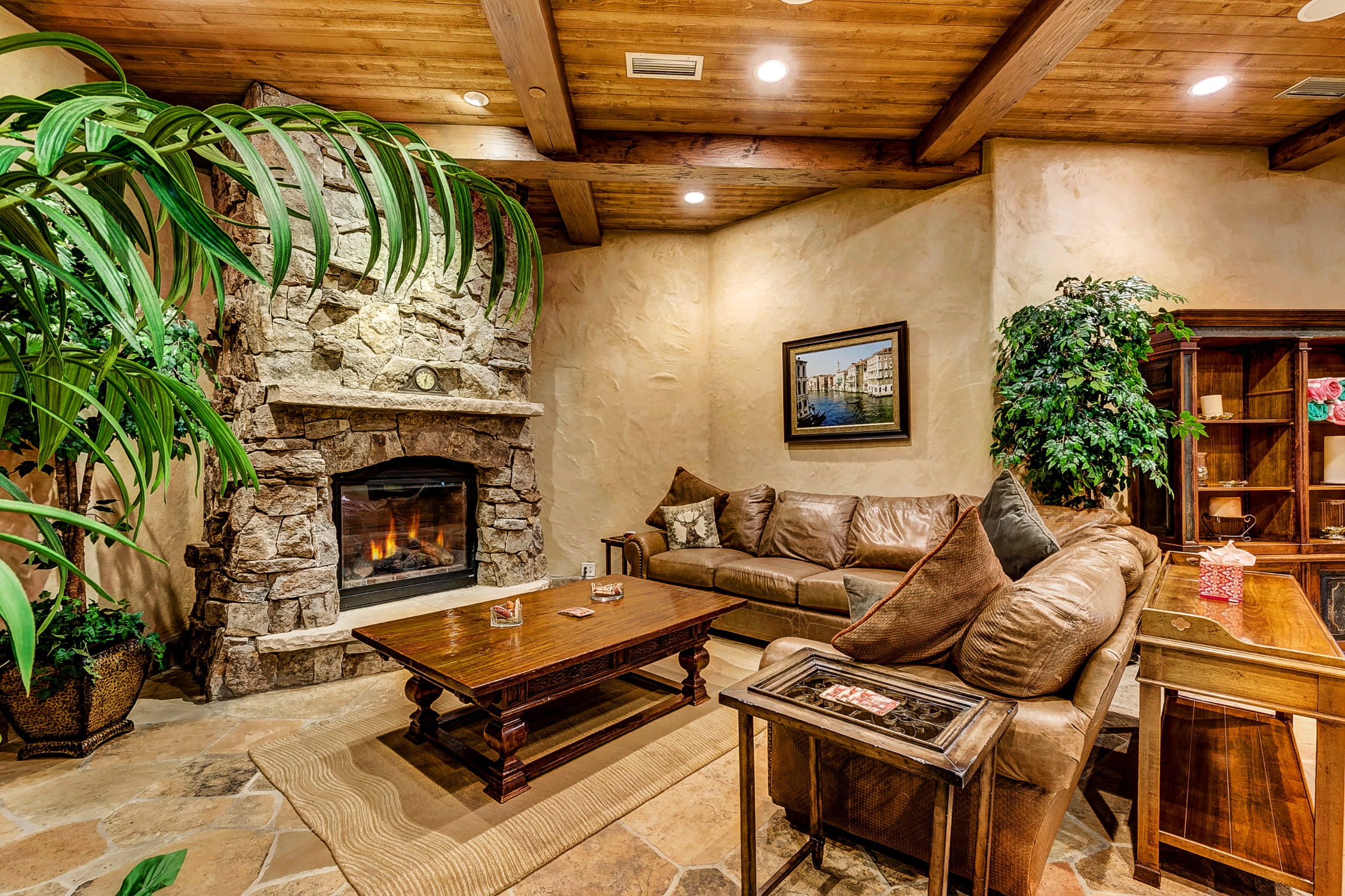 coffee table, wood, luxury, cough, chair, ceiling, domestic room, furniture, home interior, architecture, indoors, sofa, window, living area, building, HD Wallpaper