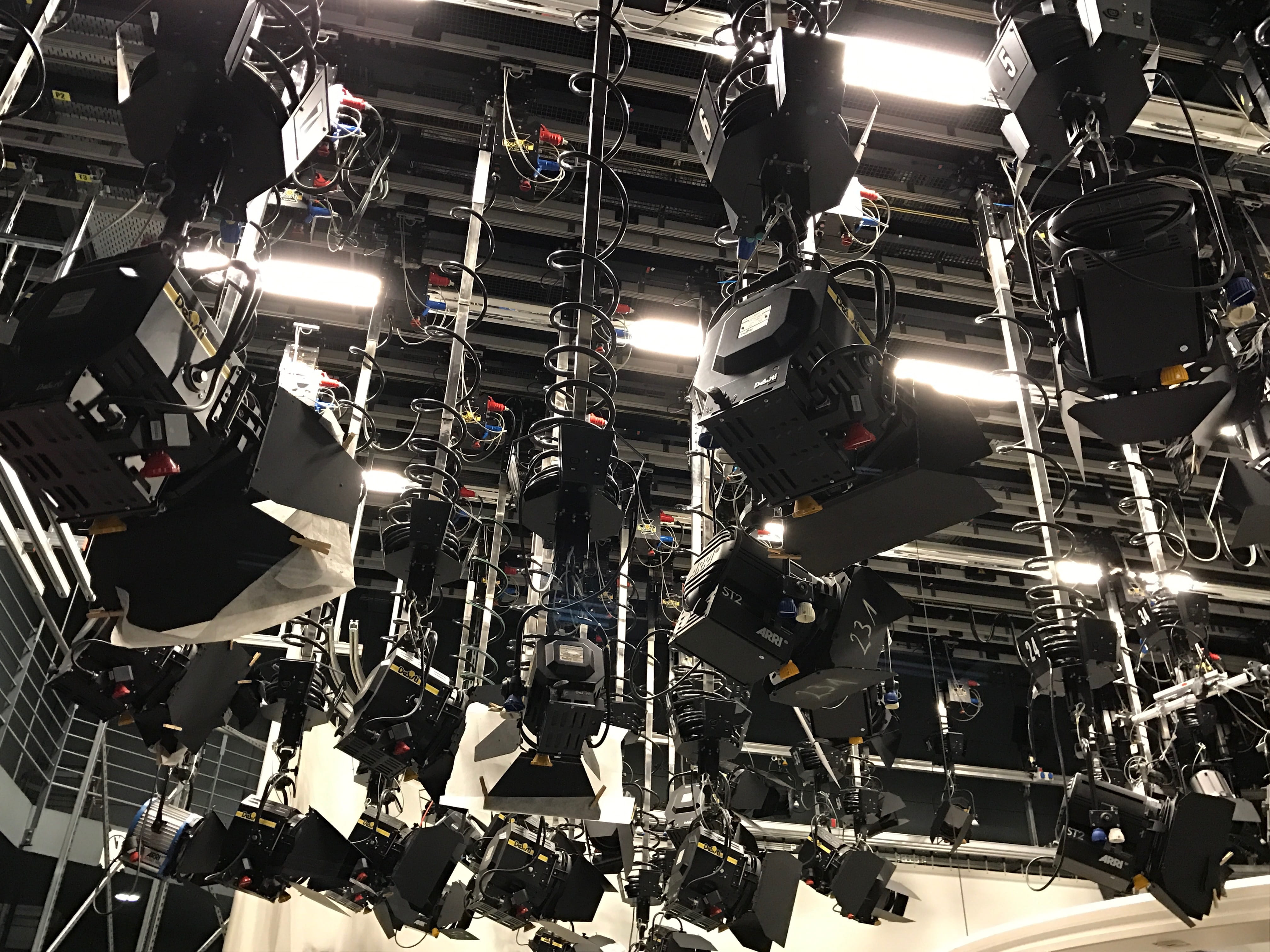 shiny, abundance, light tripod, film, illuminated, connection, spots, manufacturing equipment, large group of objects, filmstudio, hanging, no people, engine, HD Wallpaper