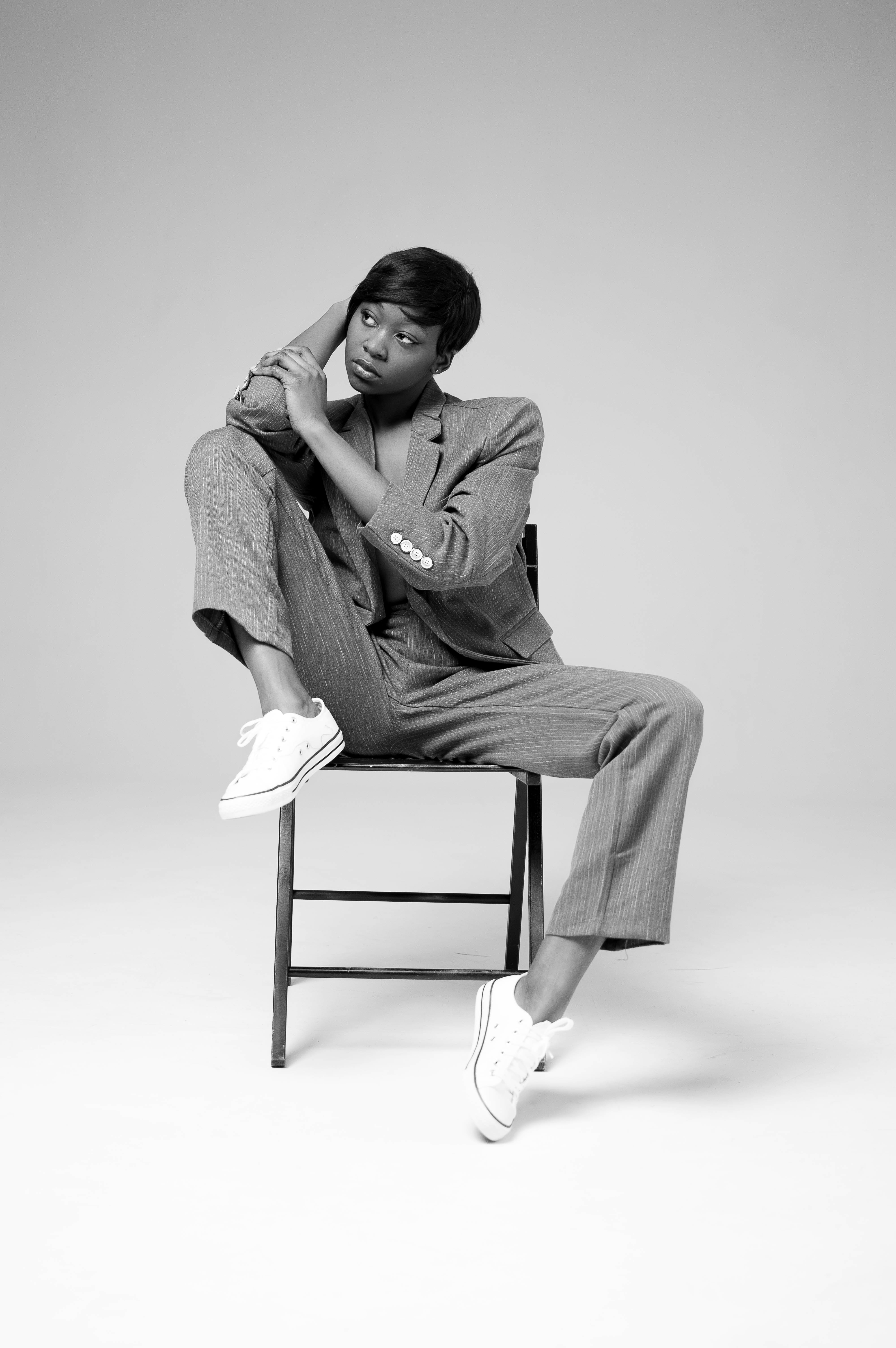 wear, studio, steel, studio shot, hands, woman, seat, chair, person, fashion model, girl, one person, black and white, model, photoshoot, indoors, jacket, Phone HD Wallpaper