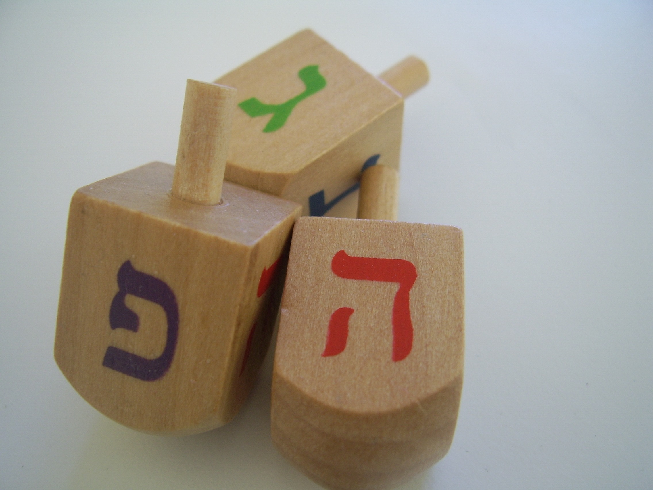 education, spinning tops, jewish, red, learning, white background, three, group of objects, plus sign, block, creativity, still life, celebration, wood - material, HD Wallpaper