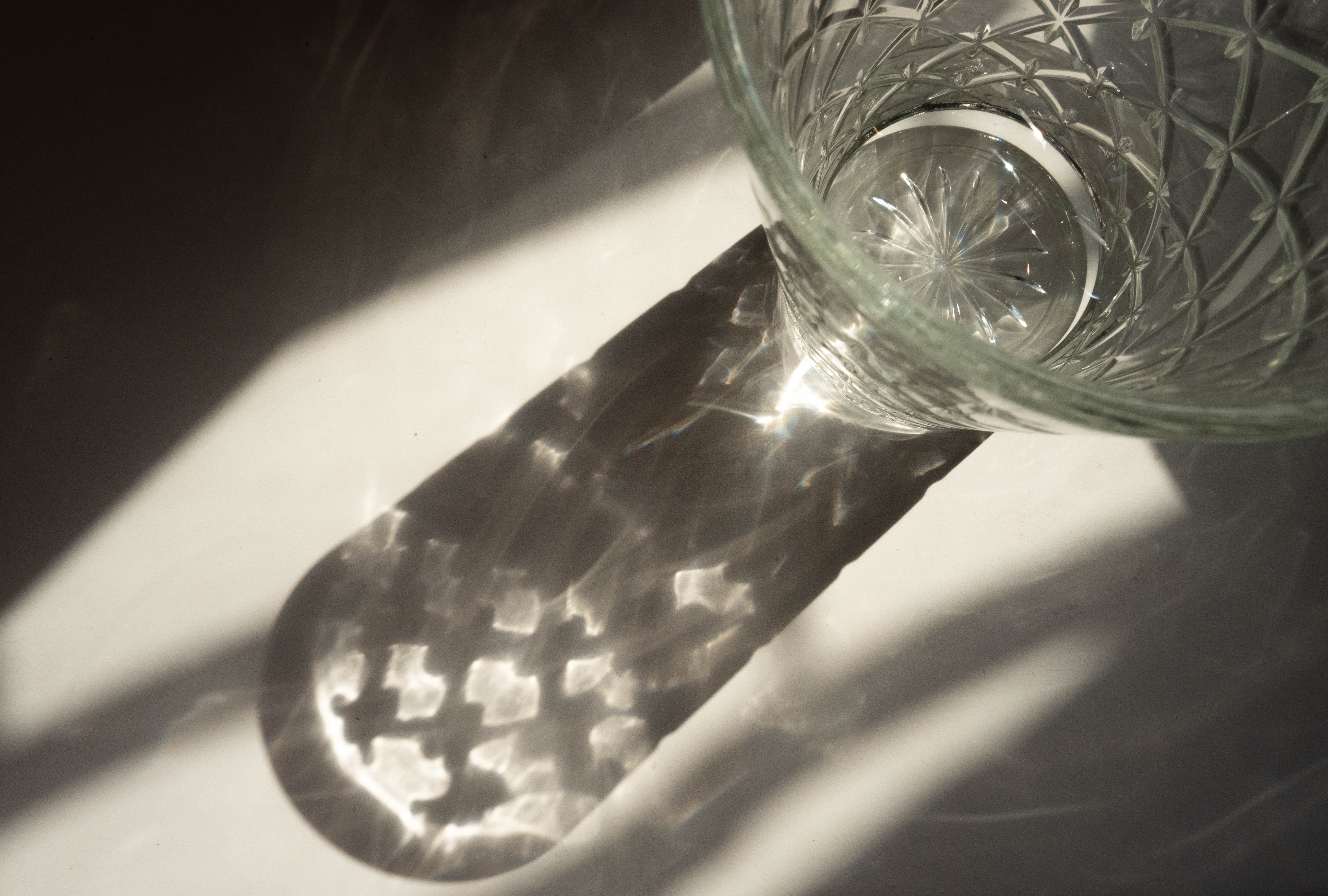 refreshment, 5K, macro, crystal, nature, indoors, shadow, still life, mixing bowl, glass, spoke, transparent, sink, light, goblet, high angle view, no people, HD Wallpaper