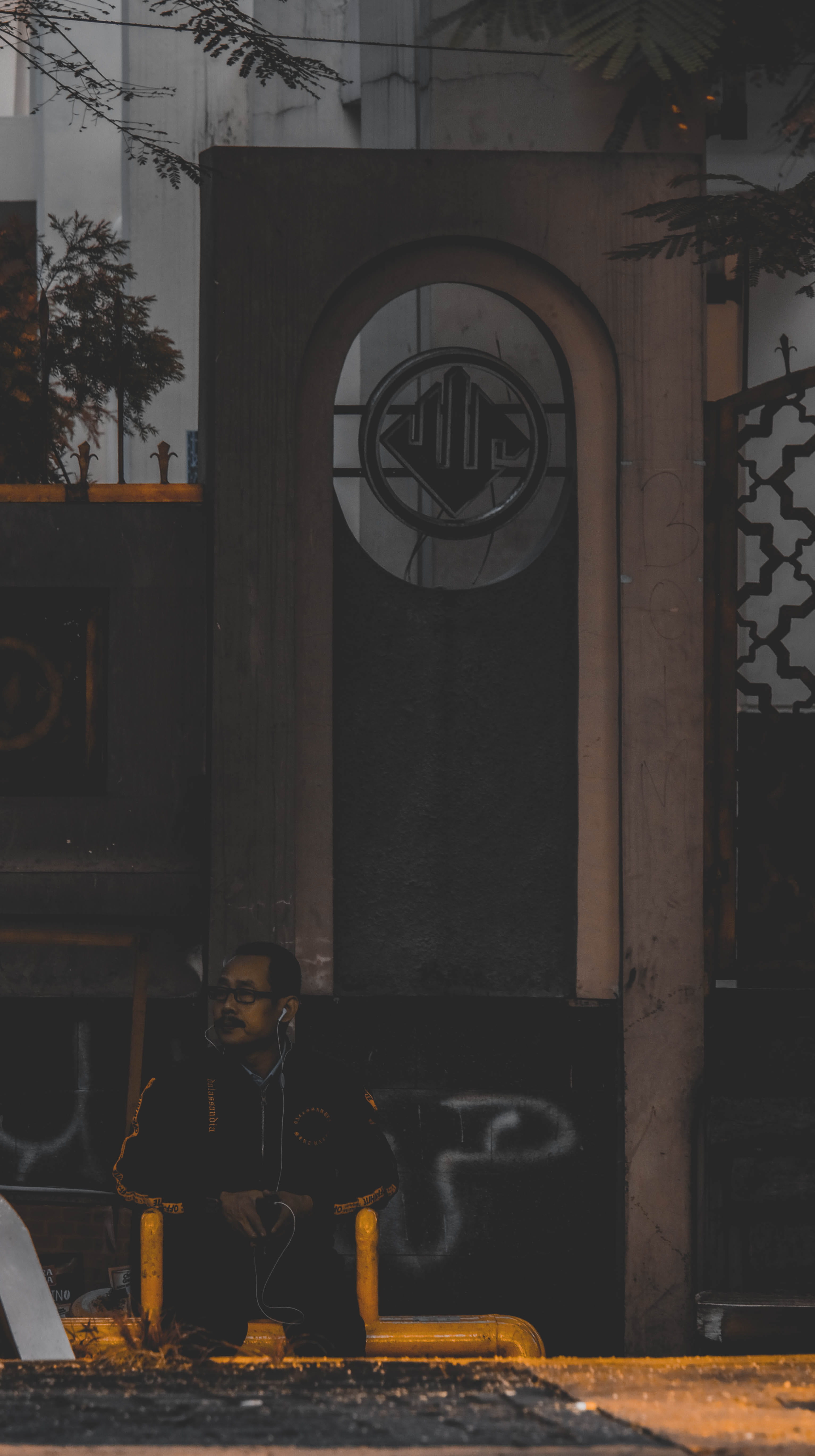 building, sign, architecture, lifestyles, clothing, military, brown, apparel, window, building exterior, porthole, tower, text, sphere, full length, human, Phone HD Wallpaper