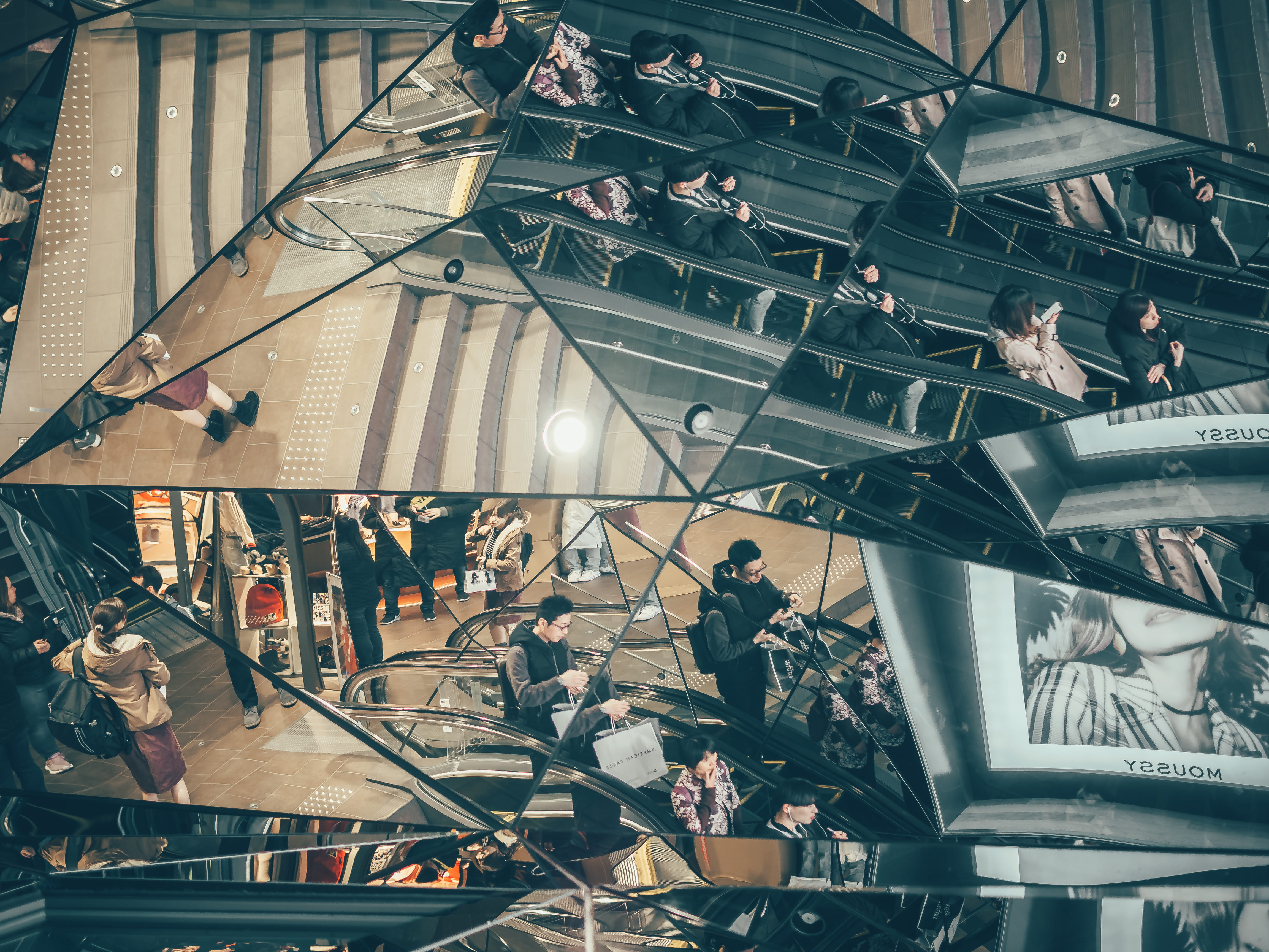 group of people, town, transportation, bird, crowd, 4K, lifestyles, indoors, shopping, consumerism, vehicle, manufacturing, architecture, city, staircase, HD Wallpaper