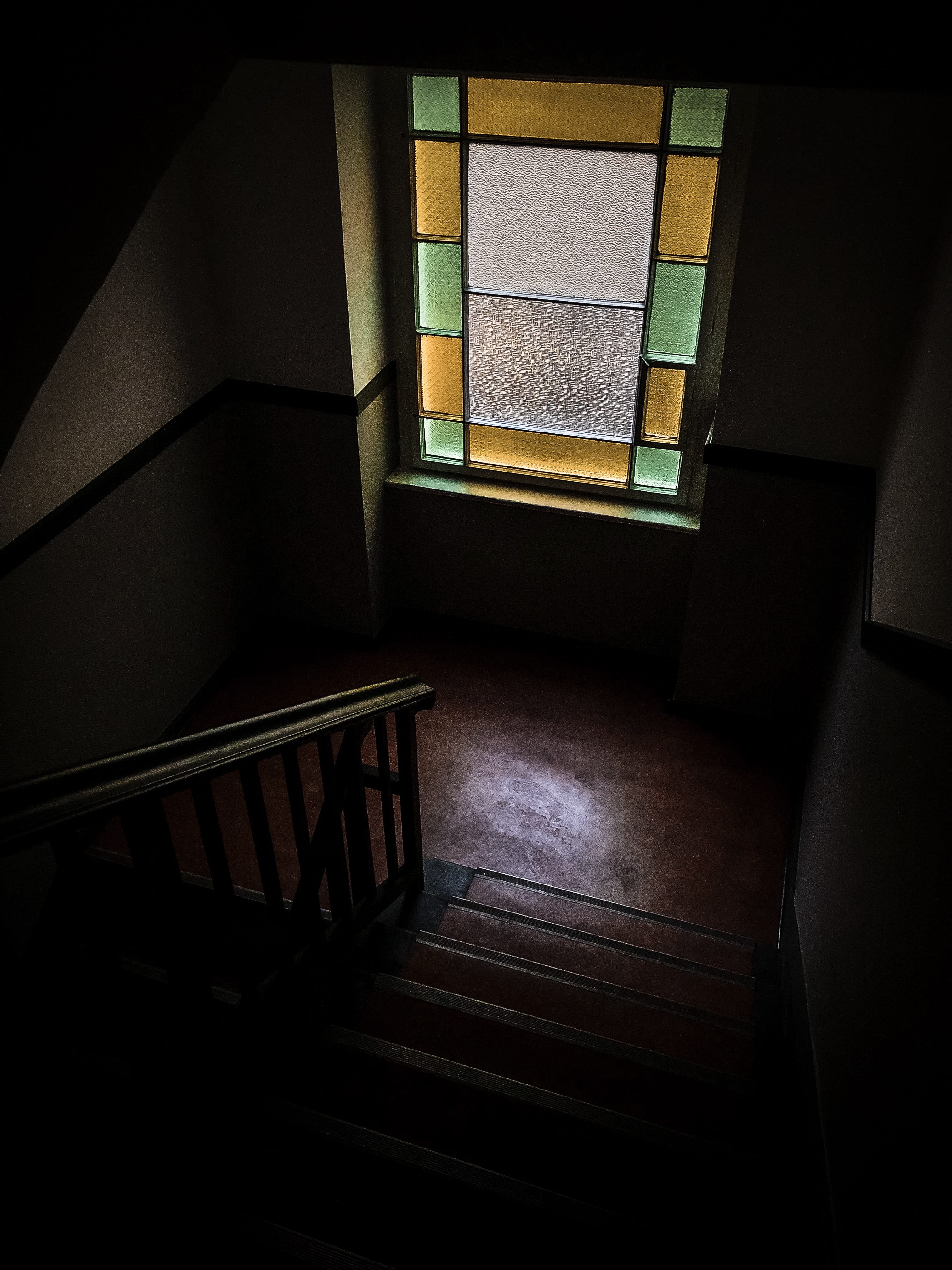 clear, built structure, sunlight, door, wood - material, origami, flooring, green, hardwood, railing, banister, absence, staircase, crypt, texture, building, Phone HD Wallpaper