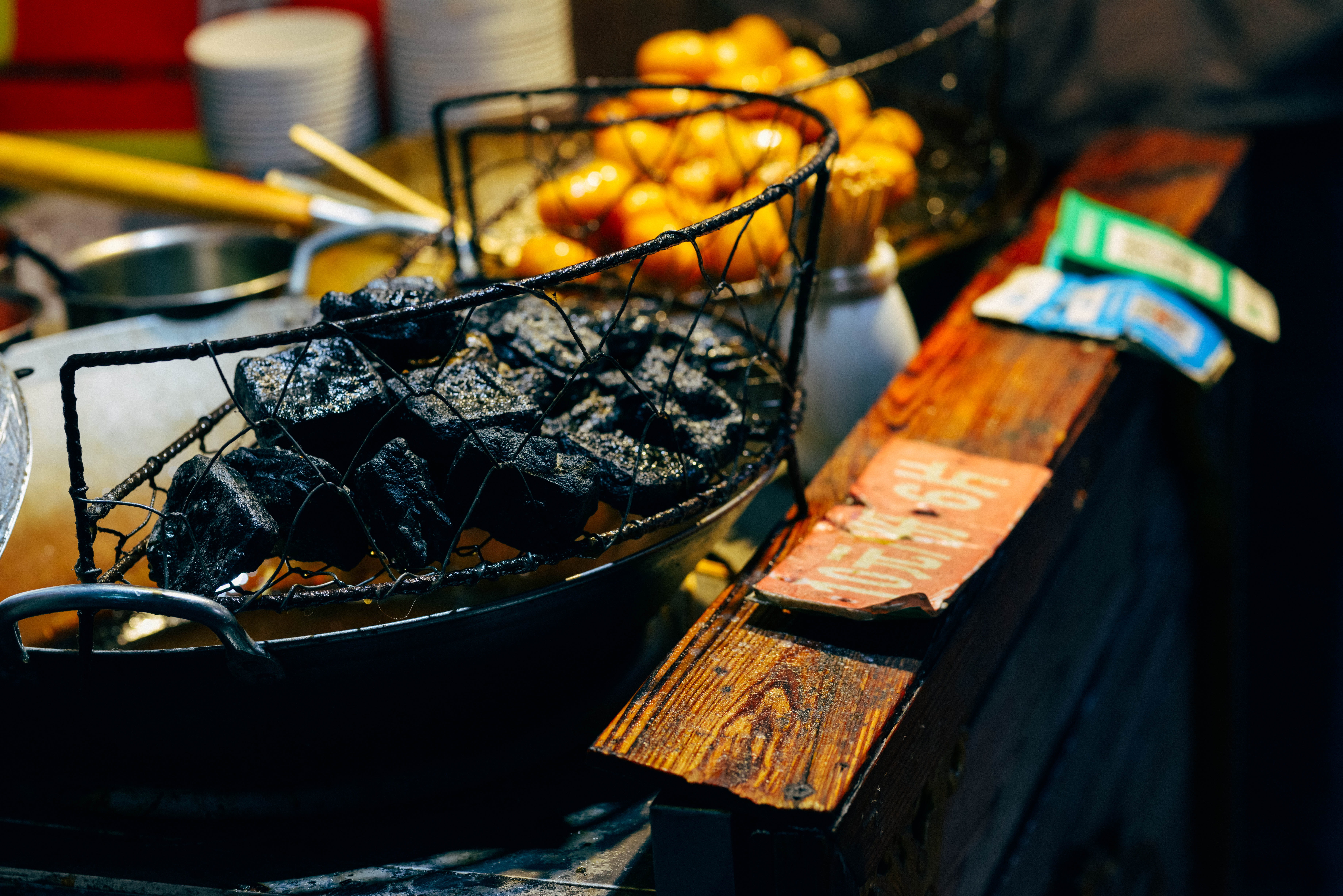 bread, plant, sweets, table, close-up, indoors, heat - temperature, furniture, nature, dish, day, wood, food, healthy eating, arcade game machine, bbq, HD Wallpaper