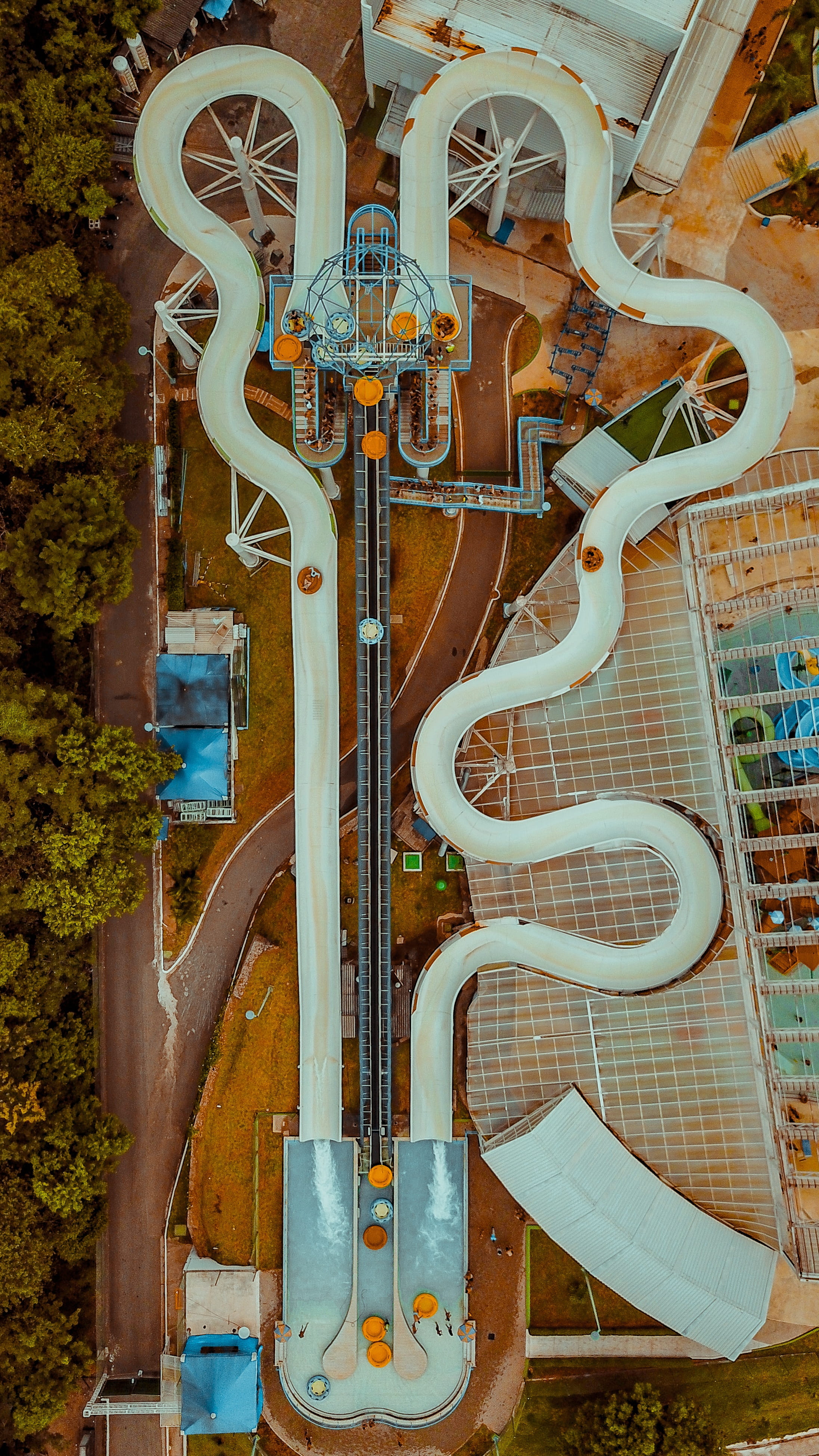 4K, shape, transportation, nature, pool, city, window, industry, plumbing, building exterior, architecture, building, metal, art, machinery, railing, symbol, Phone HD Wallpaper