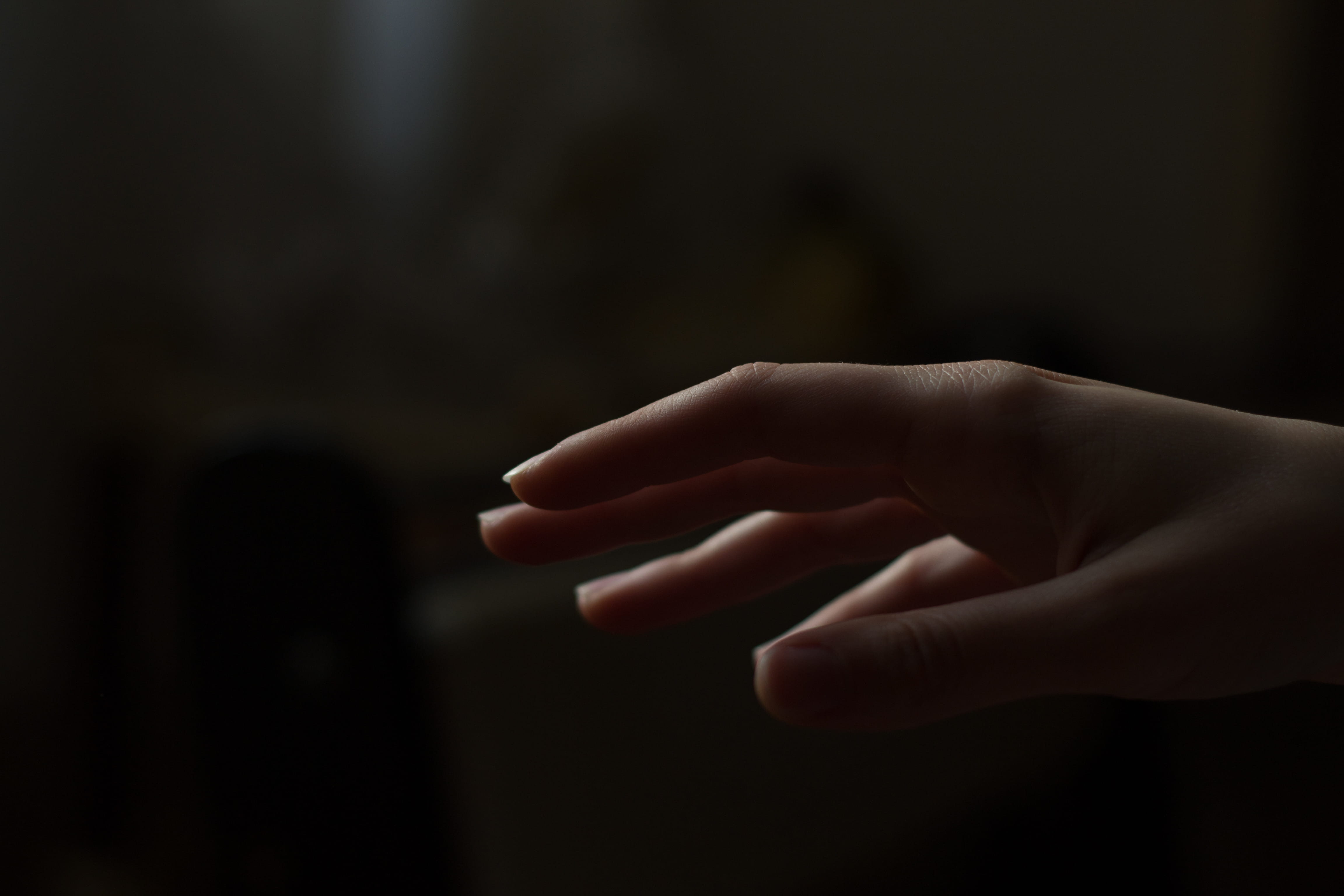 s, finger, human body part, insect, communication, hand, dial telephone, human limb, limb, phone, dark, human hand, human, contact lens, plectrum, close-up, HD Wallpaper
