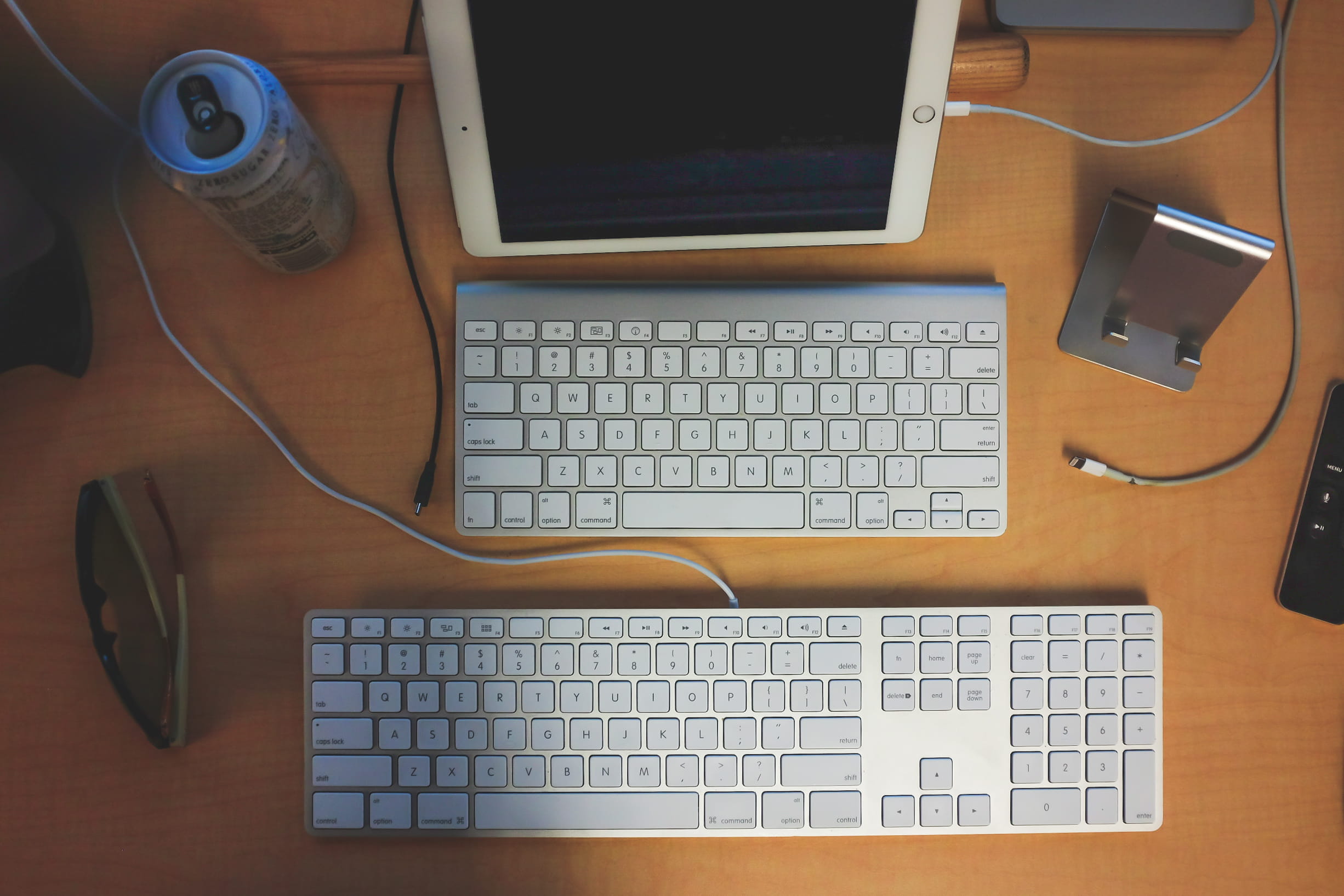 creative, overhead, workspace, technology, messy, wireless technology, computer equipment, computer mouse, neonbrand, energy drink, computer, ipad, wires, HD Wallpaper