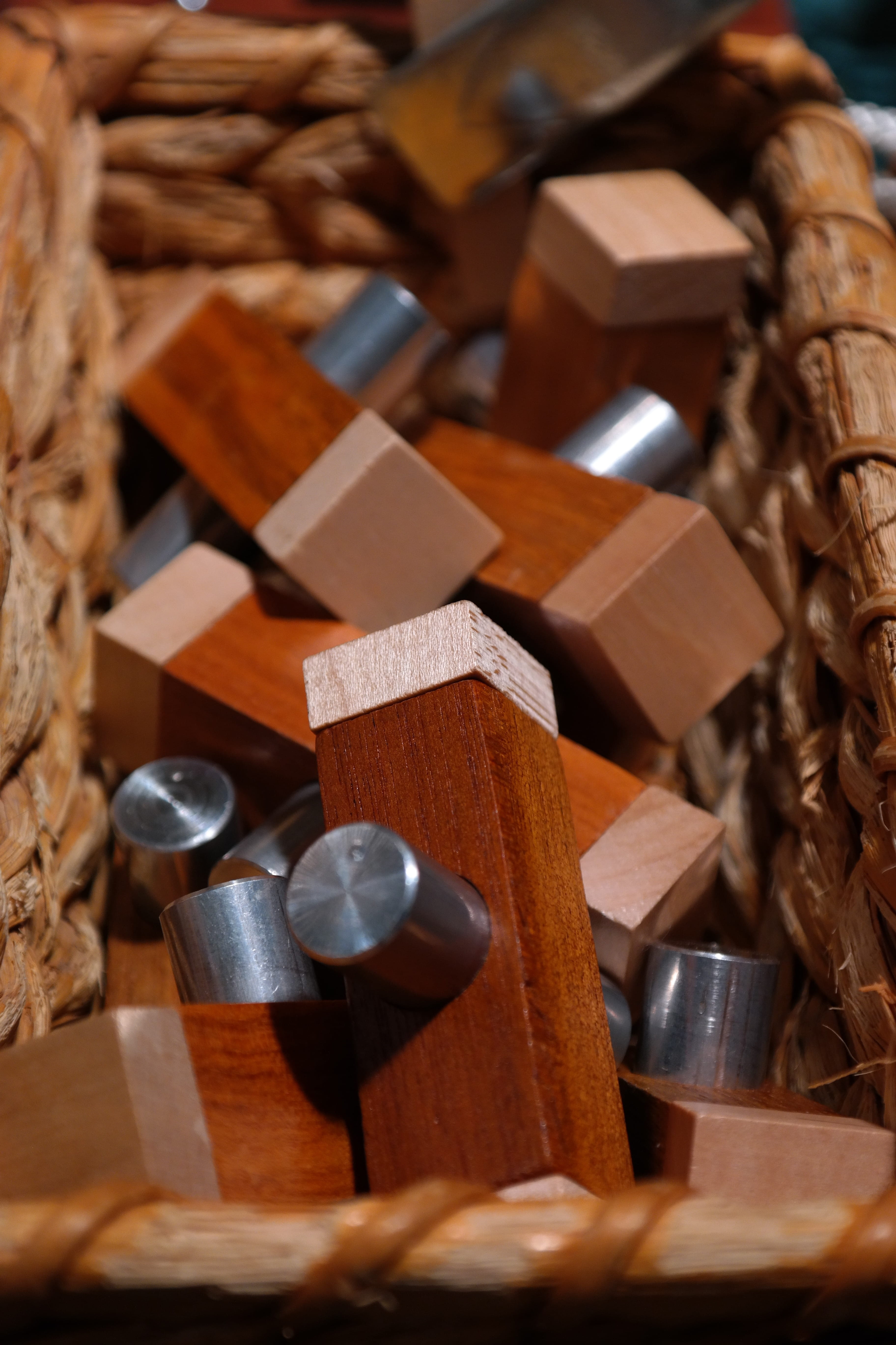 indoors, freshness, full frame, still life, 5K, christmas market, tricky, puzzle, spice, puzzle piece, sales stand, large group of objects, no people, Phone HD Wallpaper