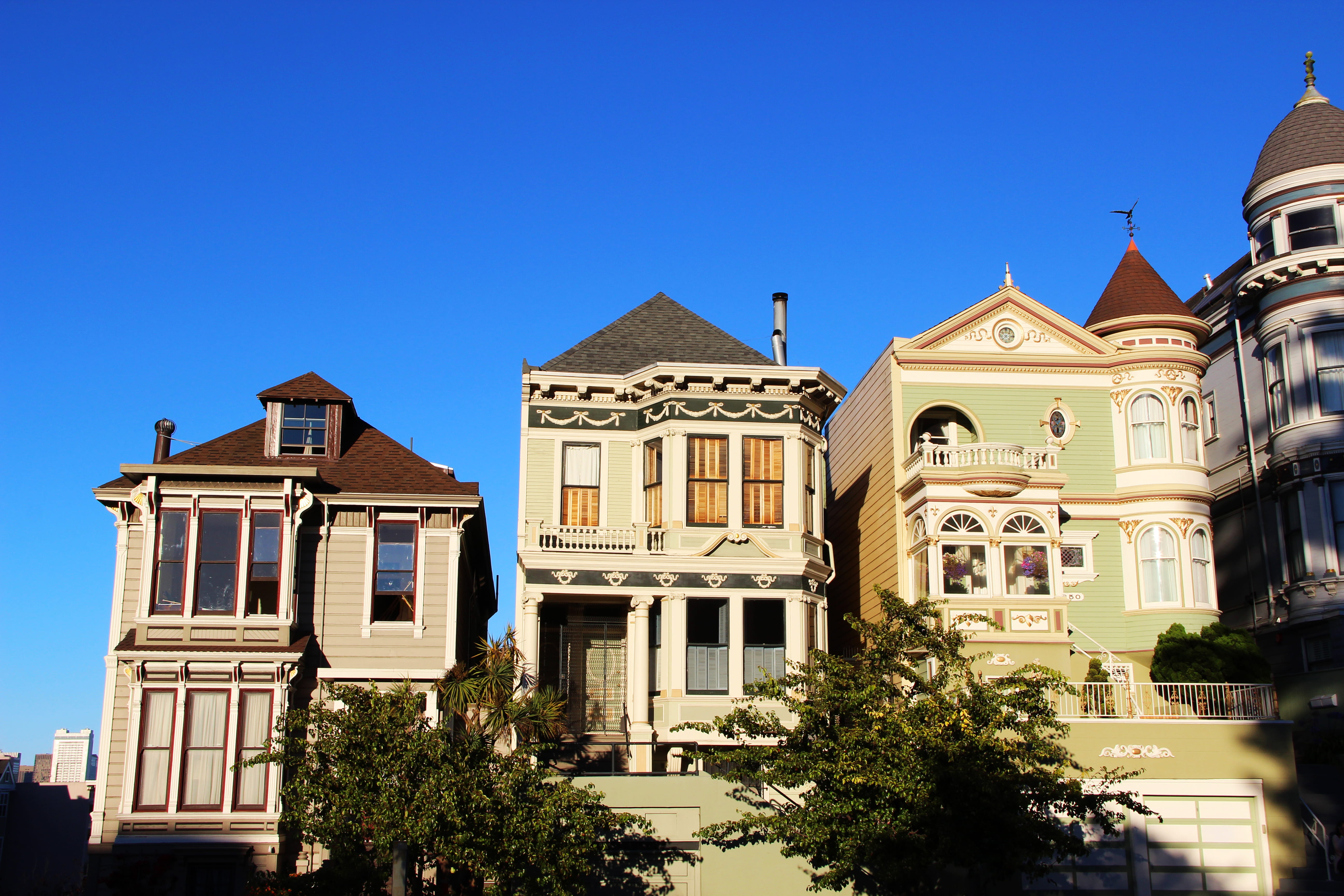 fresco, clear sky, outdoors, real estate, houses, property, green, sky, brown, nature, alamo square, house, victorian, colored, tree, architecture, window, HD Wallpaper