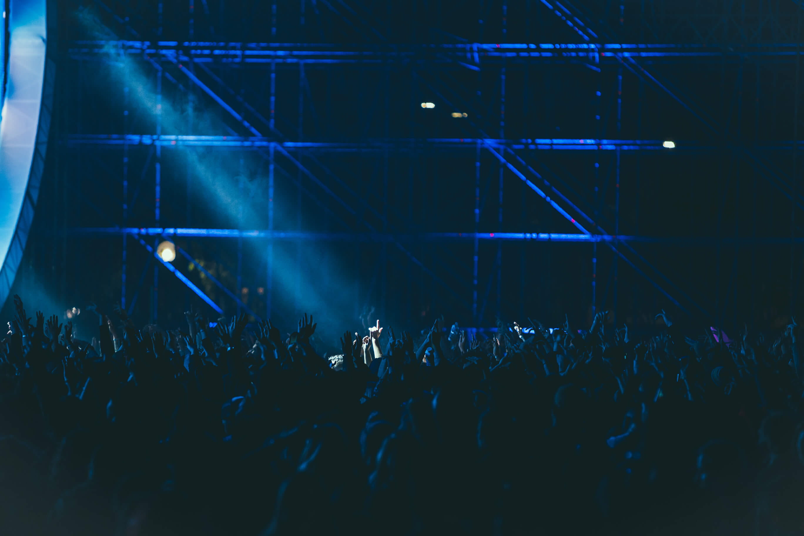 night, group, building, rock music, person, inside, event, real people, sound, festival, music, group of people, arts culture and entertainment, people, HD Wallpaper
