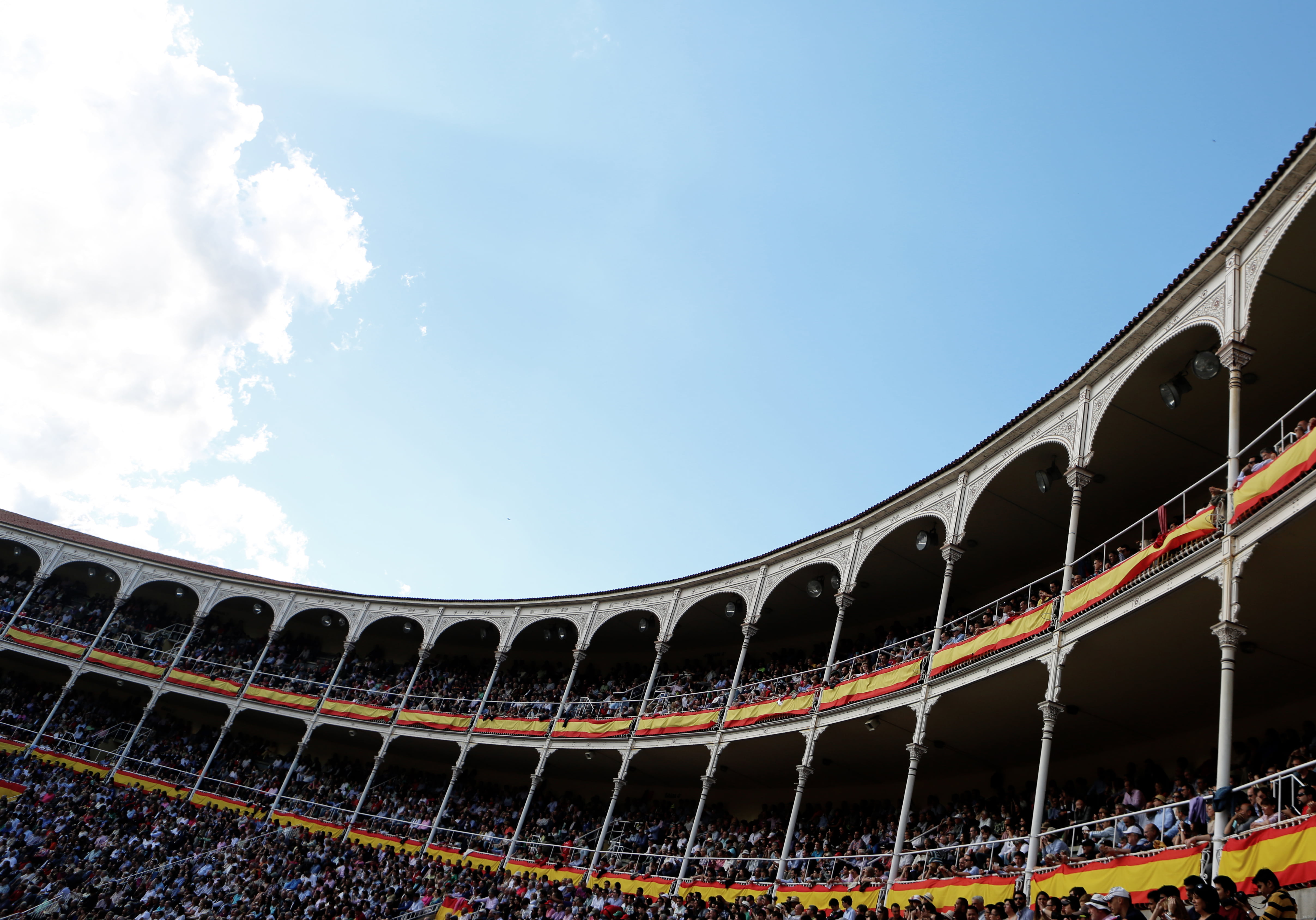 daytime, stadium, cloud - sky, clouds, nature, sport, team sport, people, running track, soccer field, full, day, arena, low angle view, no people, sky, HD Wallpaper
