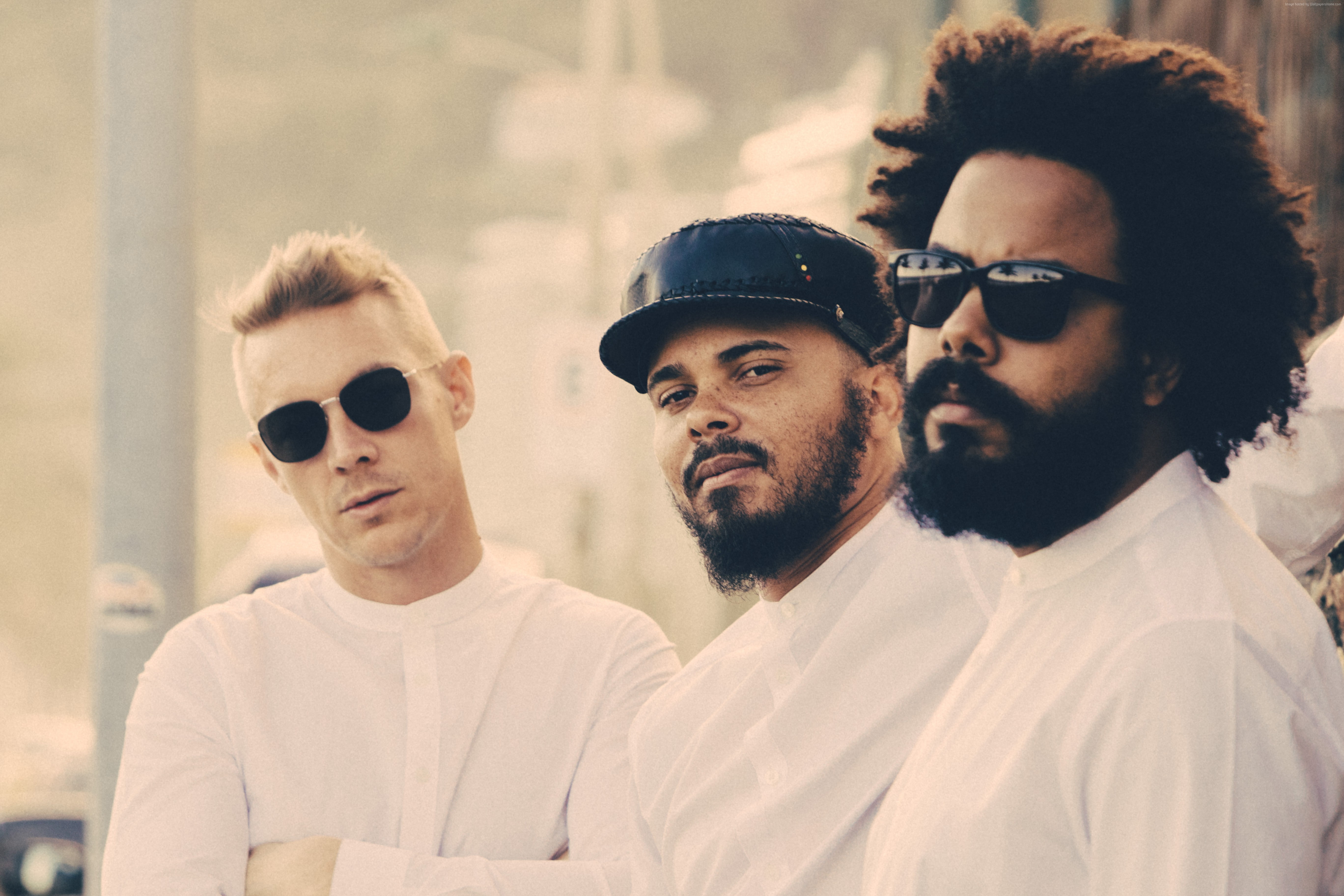 togetherness, real people, outdoors, 5K, focus on foreground, Top music artist and bands, fashion, Major Lazer, men, sunglasses, portrait, looking at camera, HD Wallpaper