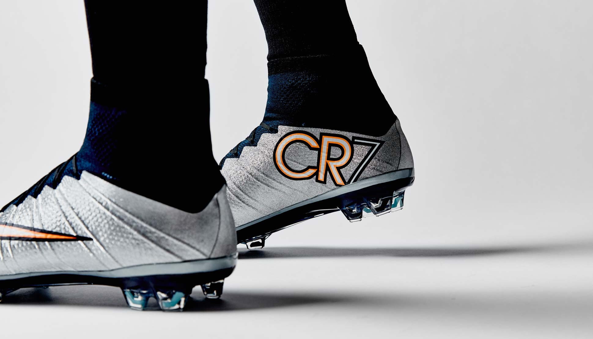 human leg, human limb, canvas shoe, one person, high heels, jeans, 1080P, unrecognizable person, cr7   download, lifestyles, human body part, indoors, HD Wallpaper