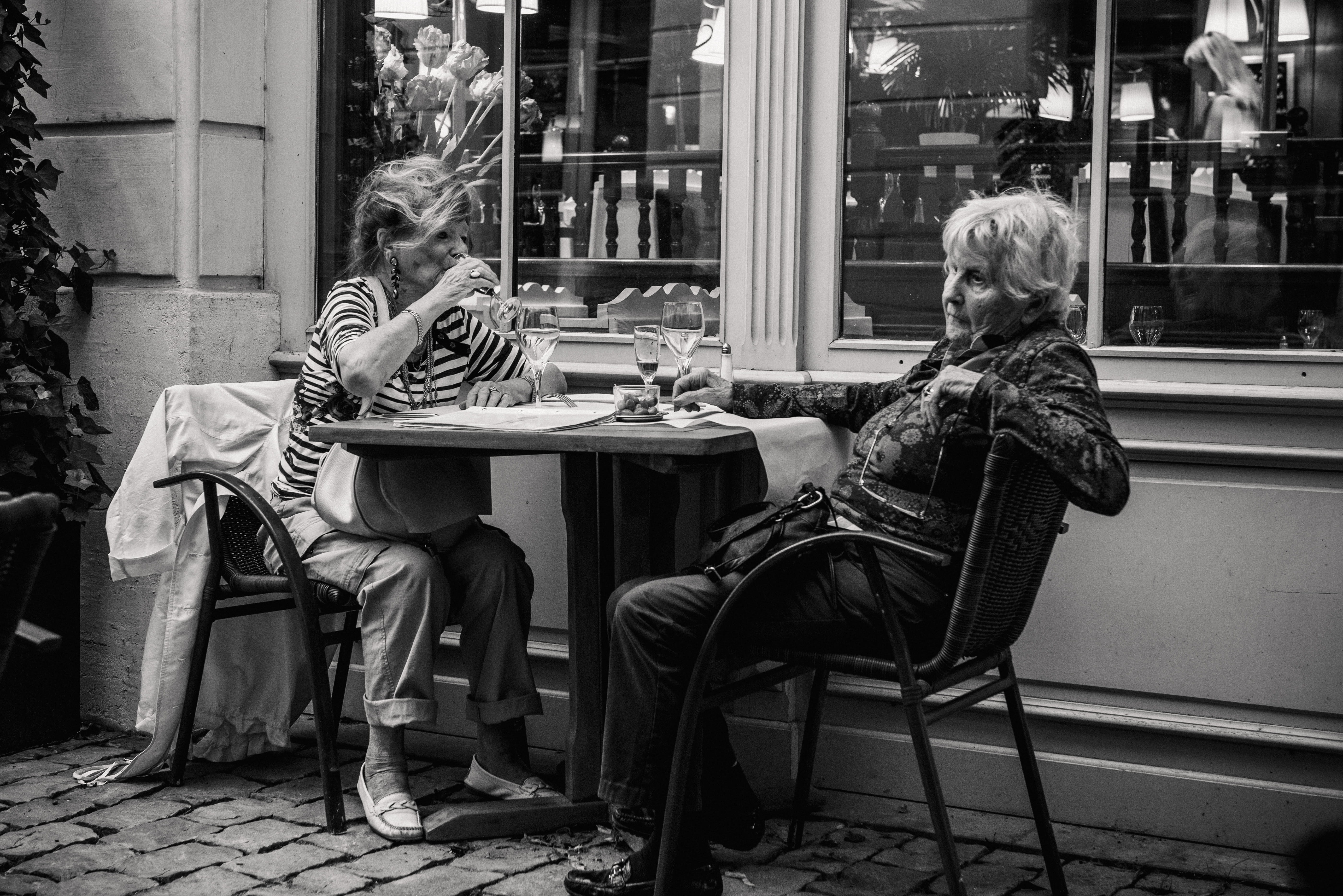 seat, Ladies, males, caucasian Ethnicity, women, architecture, caucasian, lifestyles, men, photo, senior adult, old-fashioned, restaurant, females, adult, HD Wallpaper