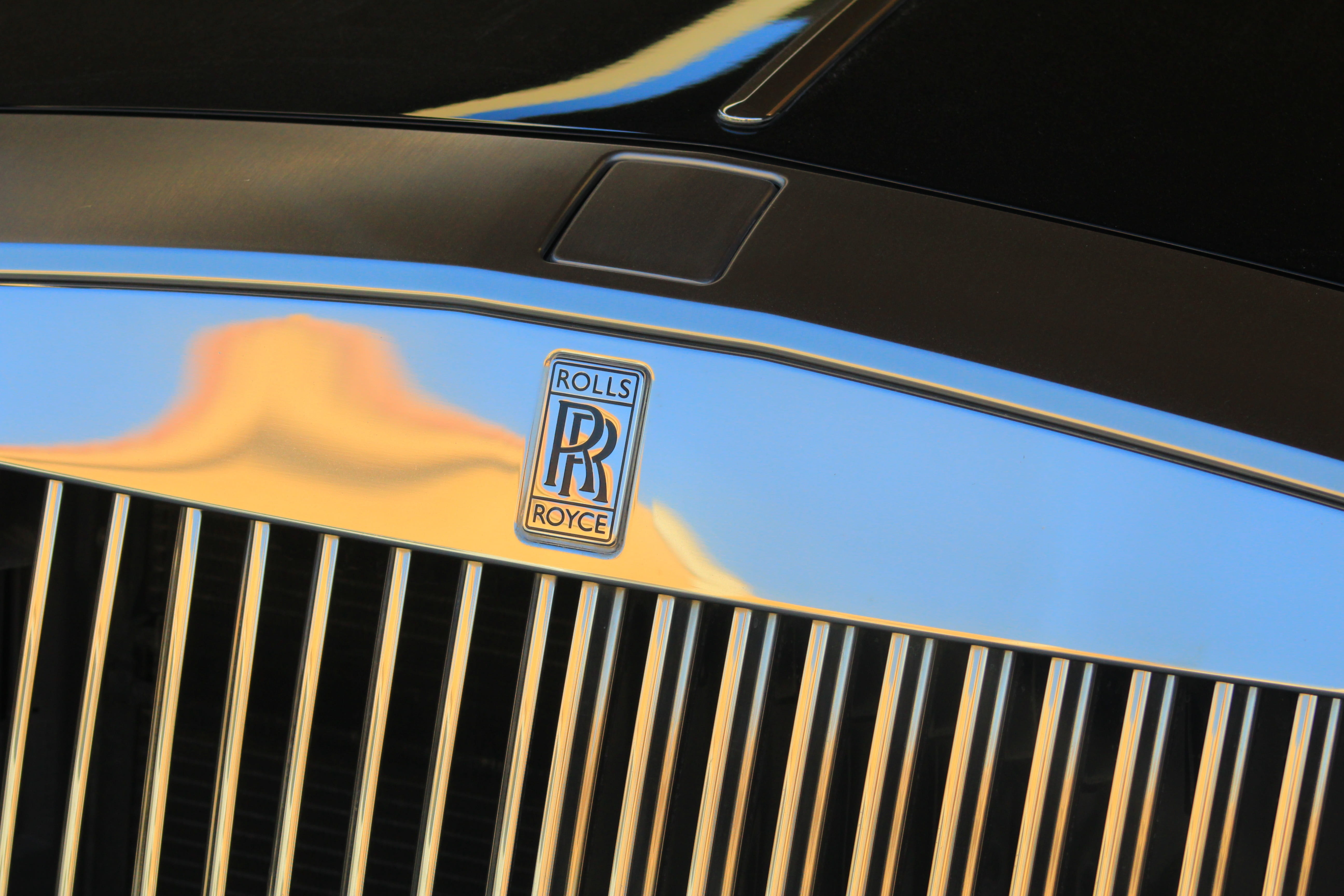 motor, text, logo, low angle view, no people, sunny, style, mode of transportation, close-up, yellow, outdoors, western script, blue, car, rolls royce, HD Wallpaper