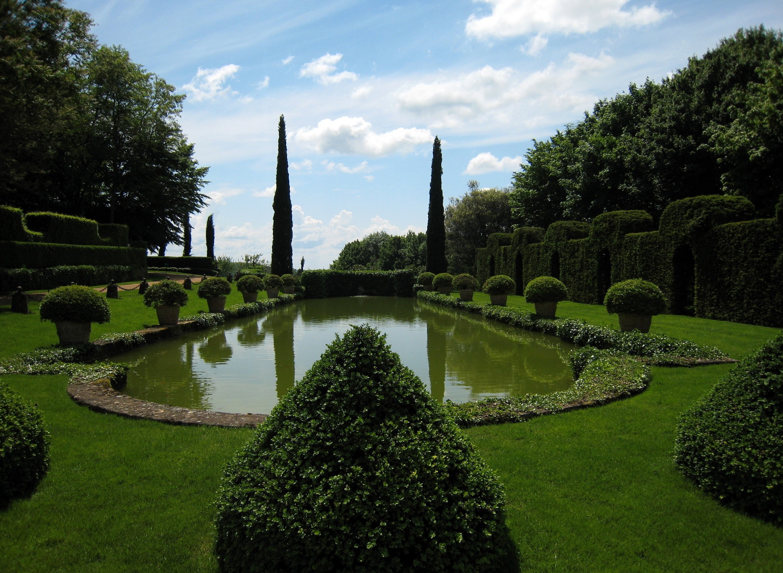 ornamental garden, no people, beauty in nature, plant, water, outdoors, park - man made space, green color, Bushes, Registration, tree, formal garden, Cones, HD Wallpaper